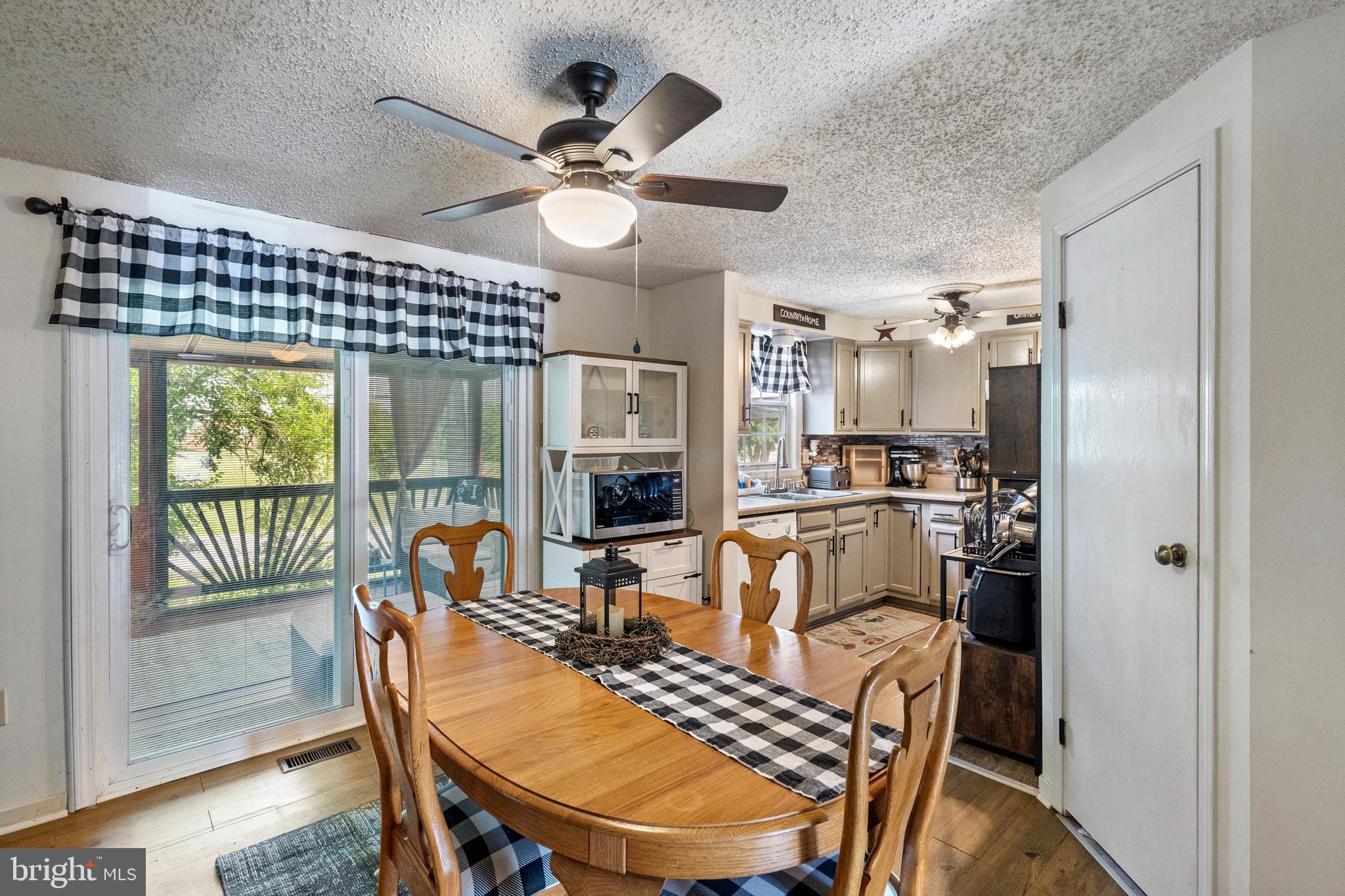ROLLING MEADOWS - Residential