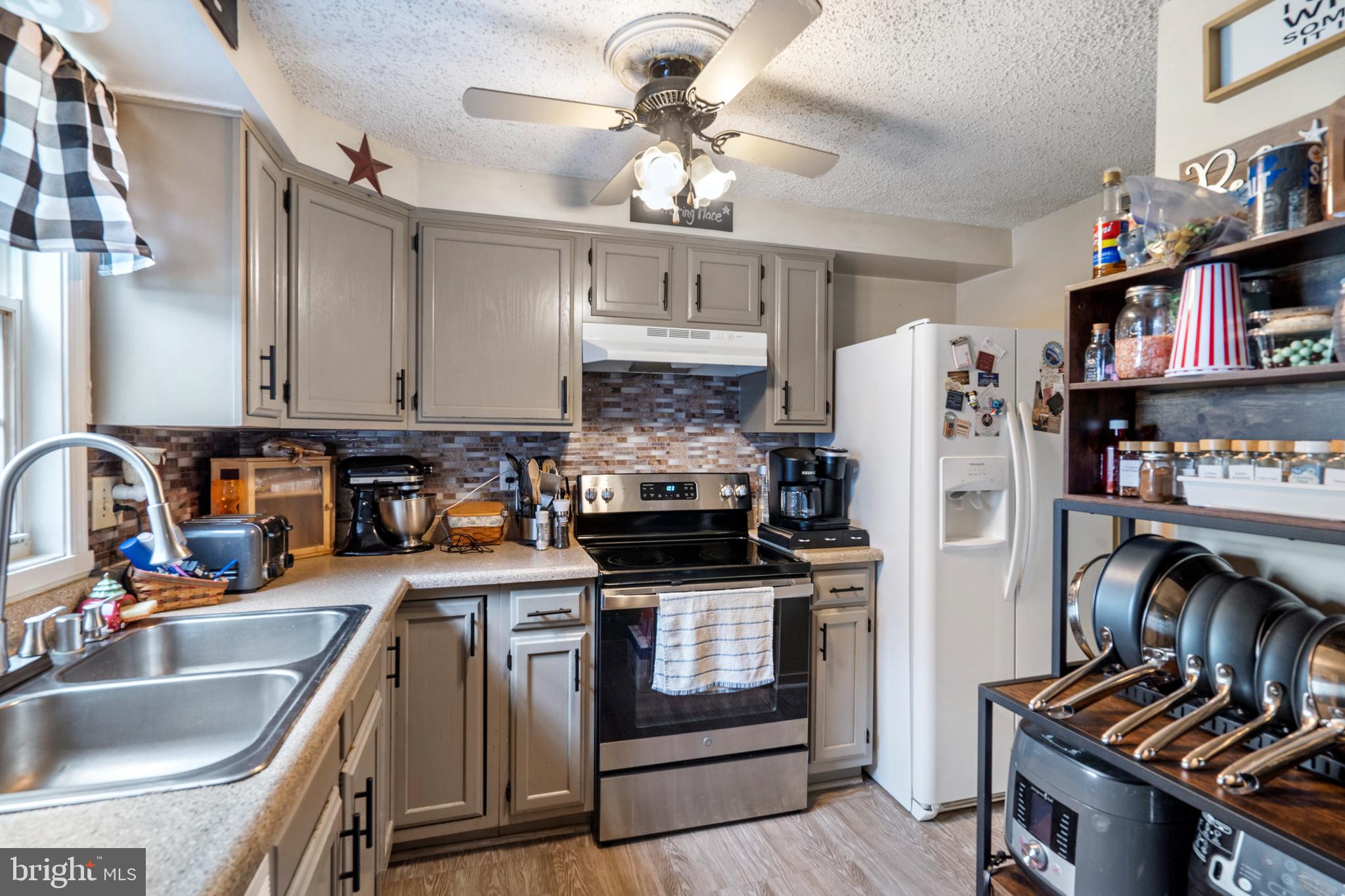 ROLLING MEADOWS - Residential