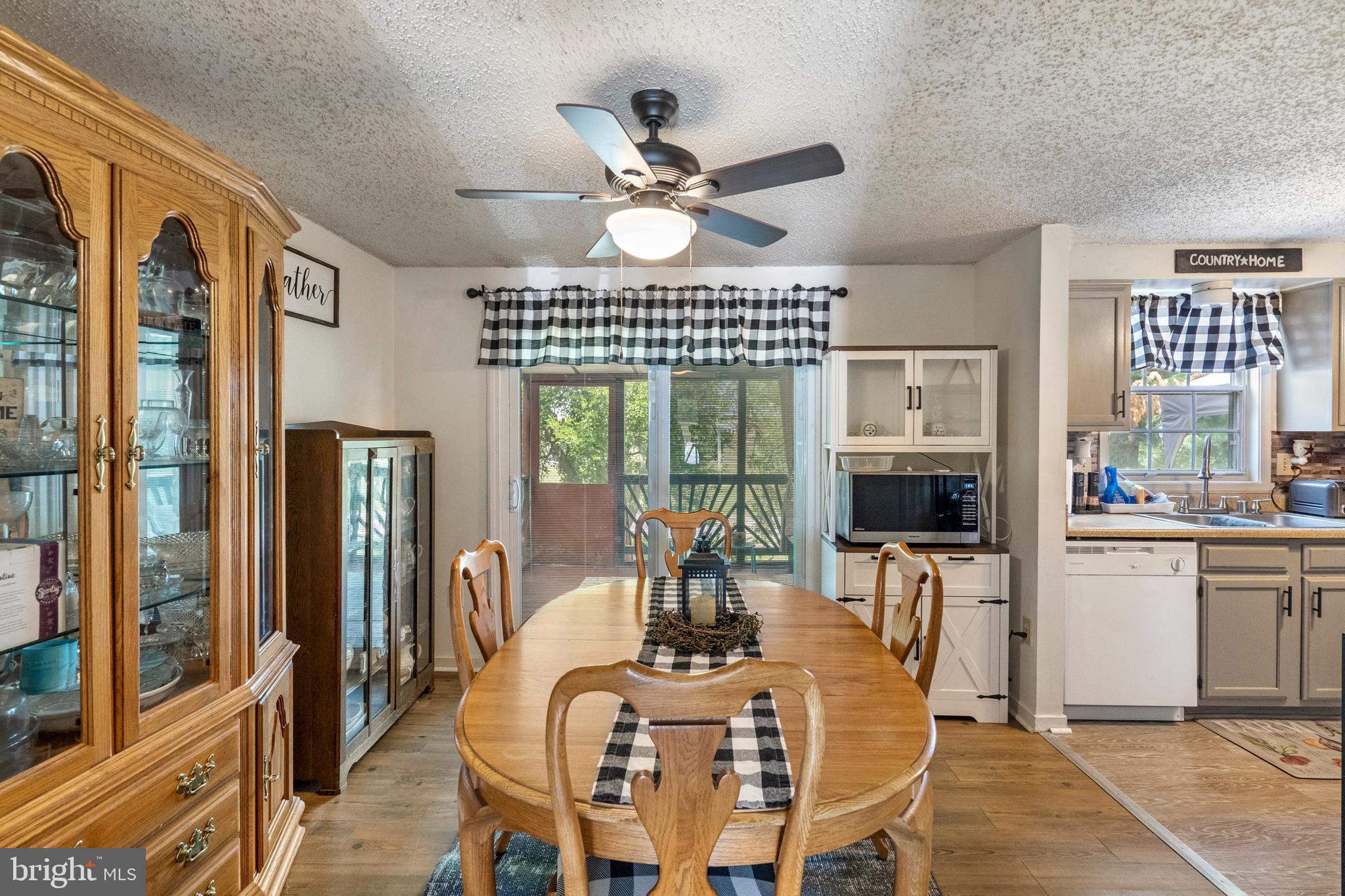ROLLING MEADOWS - Residential