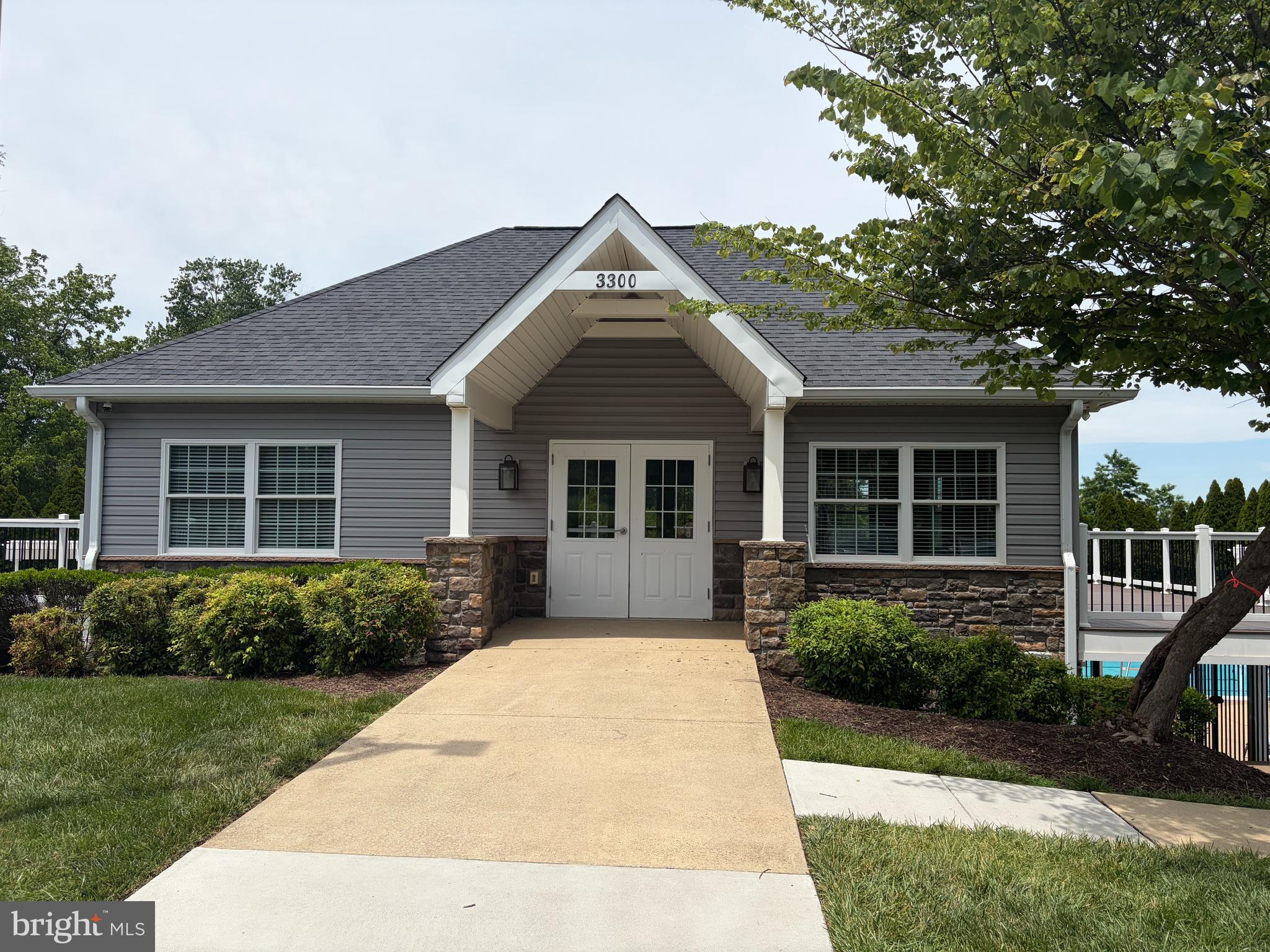 WINDSOR KNOLLS - Residential