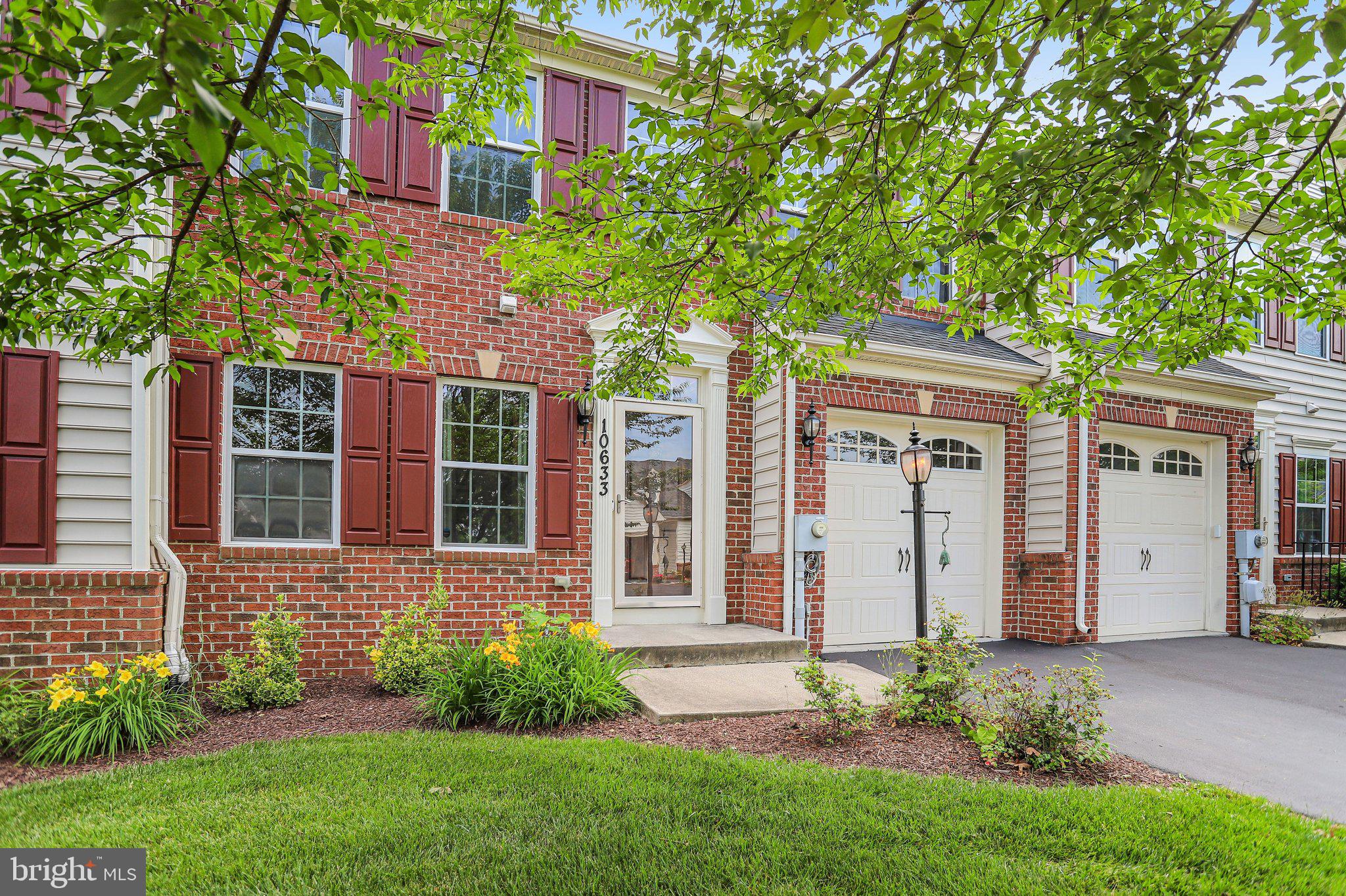 SIGNATURE CLUB AT GREENVIEW - Residential