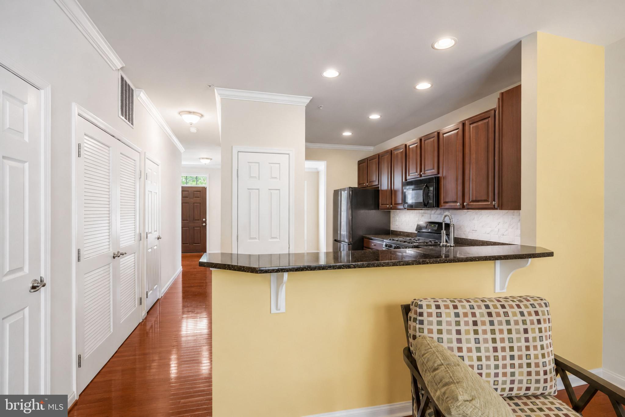 SIGNATURE CLUB AT GREENVIEW - Residential