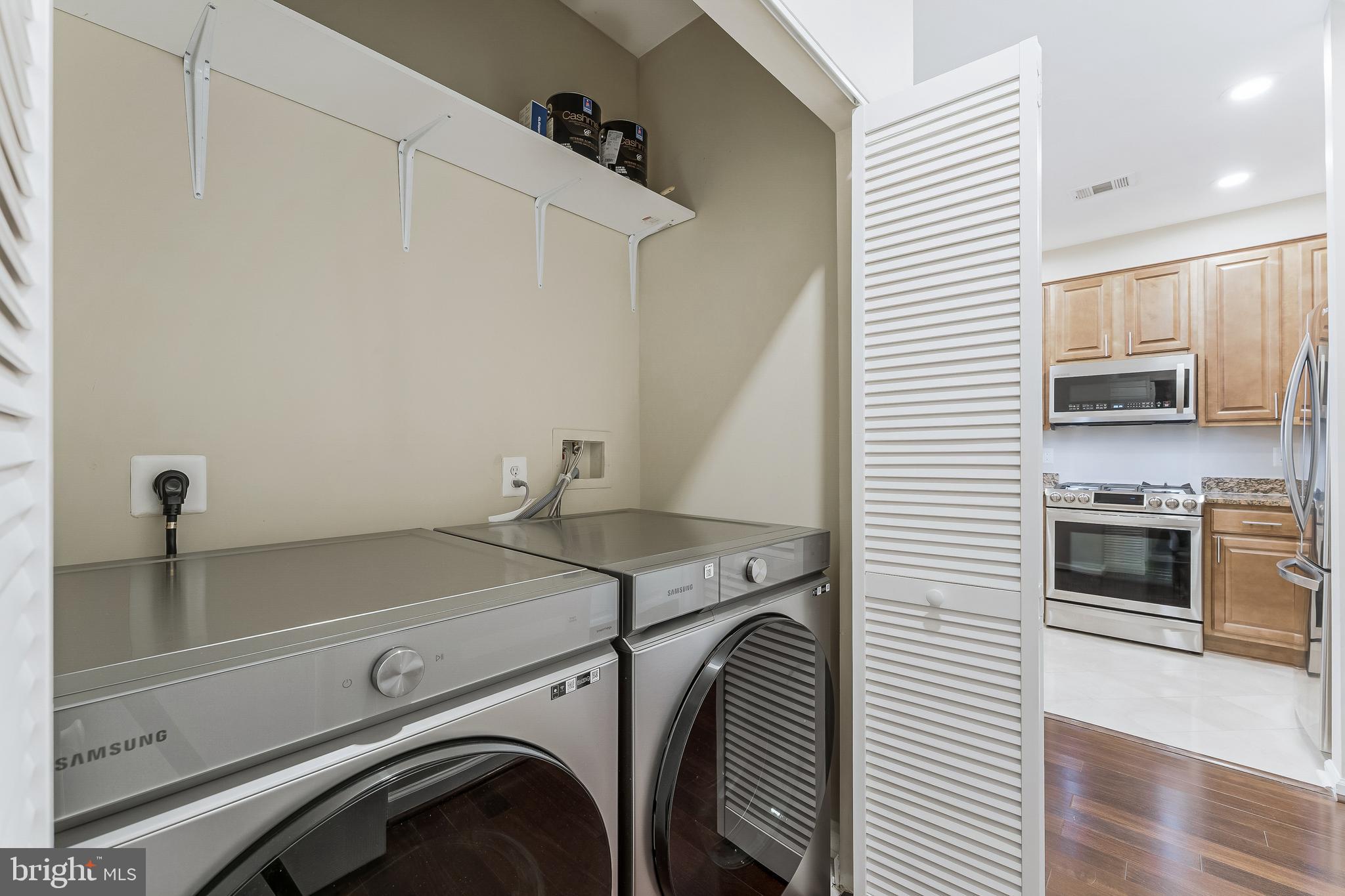 SAVOY AT RESTON TOWN CENTER - Residential