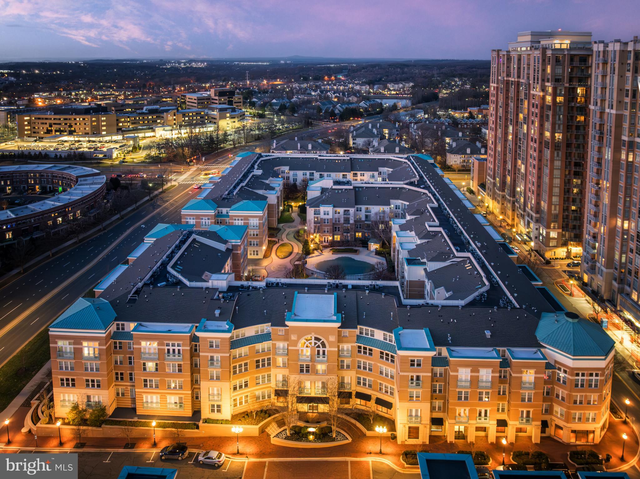 SAVOY AT RESTON TOWN CENTER - Residential