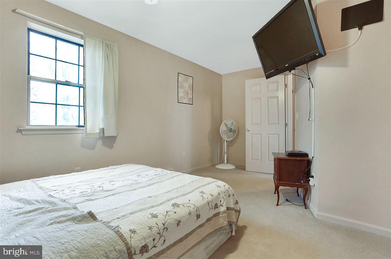 LOCUST POINT - Residential