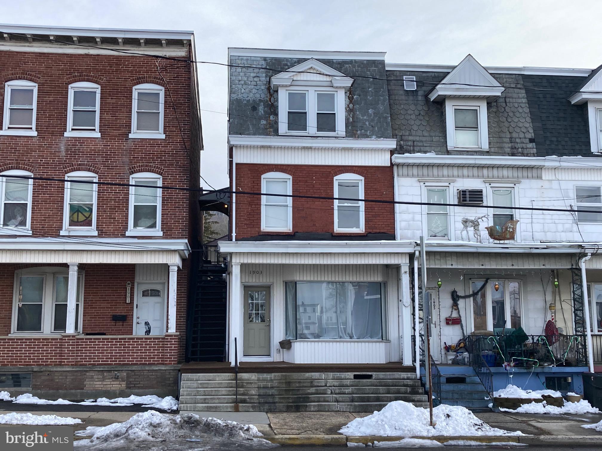 YORKVILLE - Residential Income