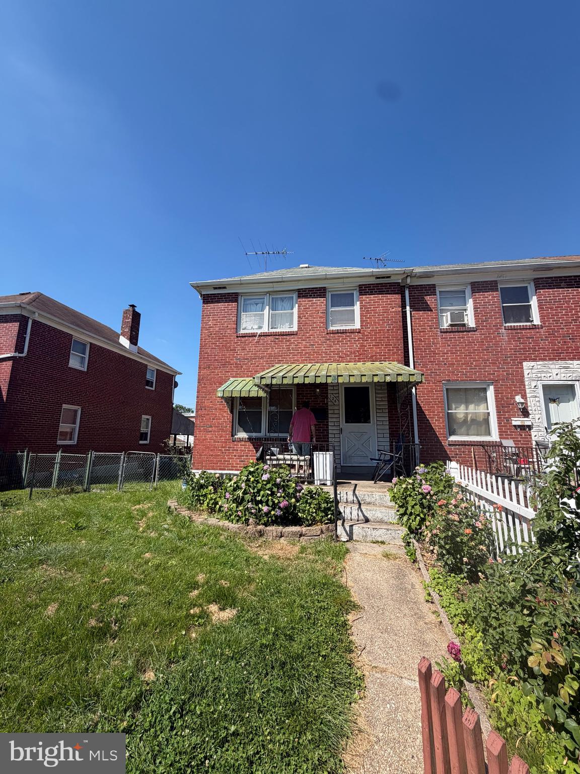 Investor opportunity in Middle River! This vacant end-unit townhome features 3 bedrooms and 1 bathroom and has already been cleaned out, making it ready for renovation. Located in a high-demand rental and resale area, the property offers strong potential for a flip, BRRRR strategy, or long-term rental. Access is available immediately for showings and inspections. The seller is highly motivated and prefers a quick closing. Property is being sold as-is.