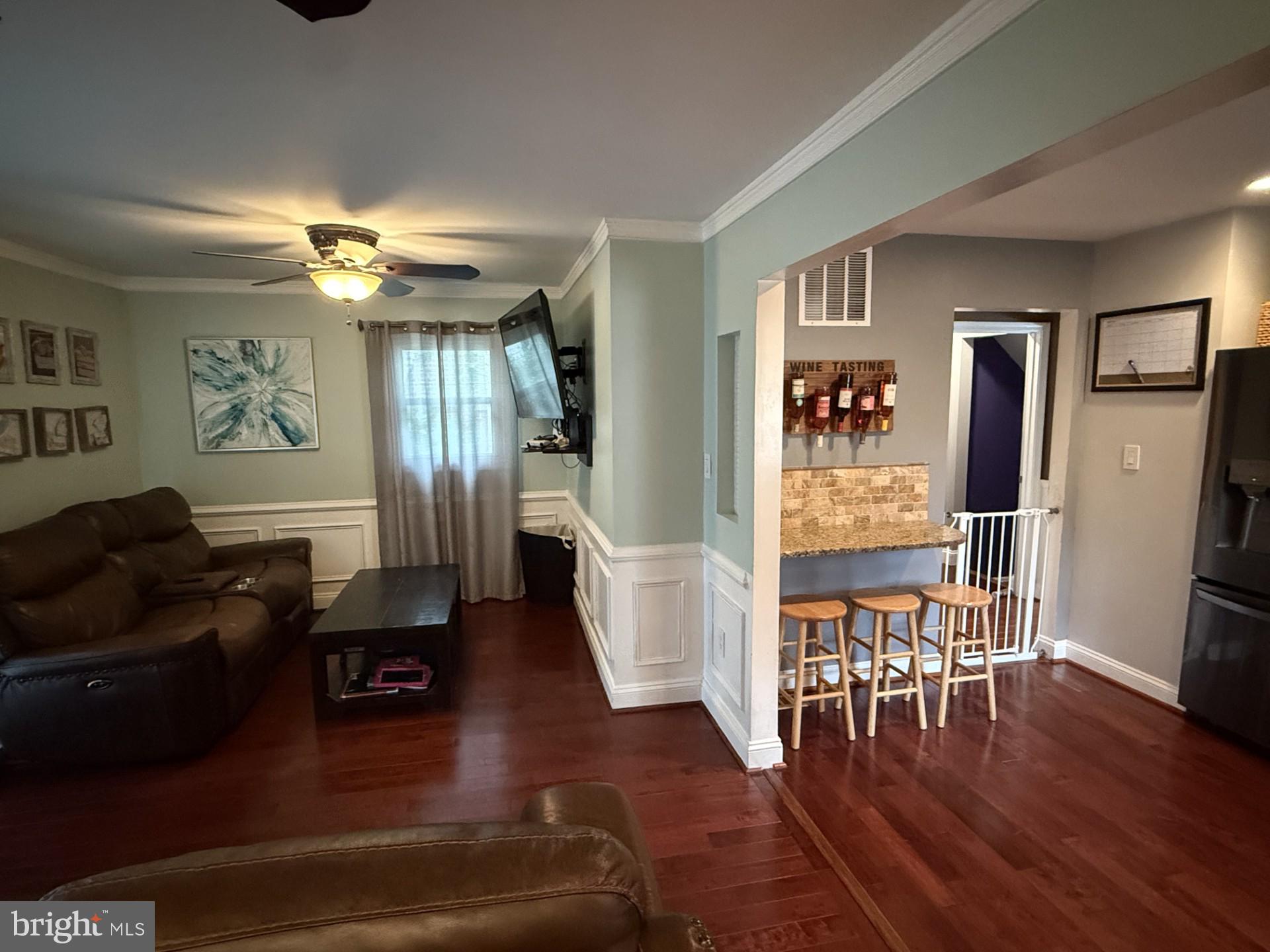 WOODLAND BEACH - Residential