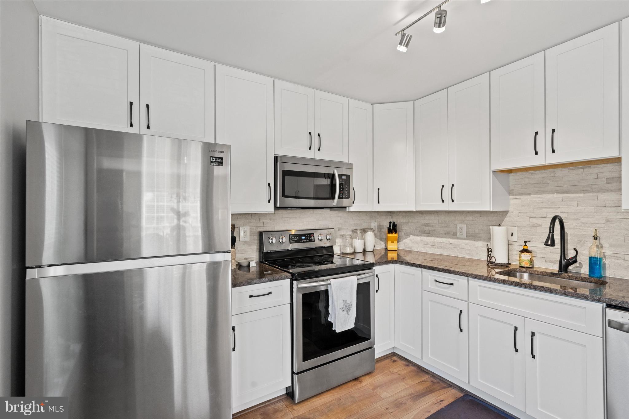 BULL RUN CONDO - Residential