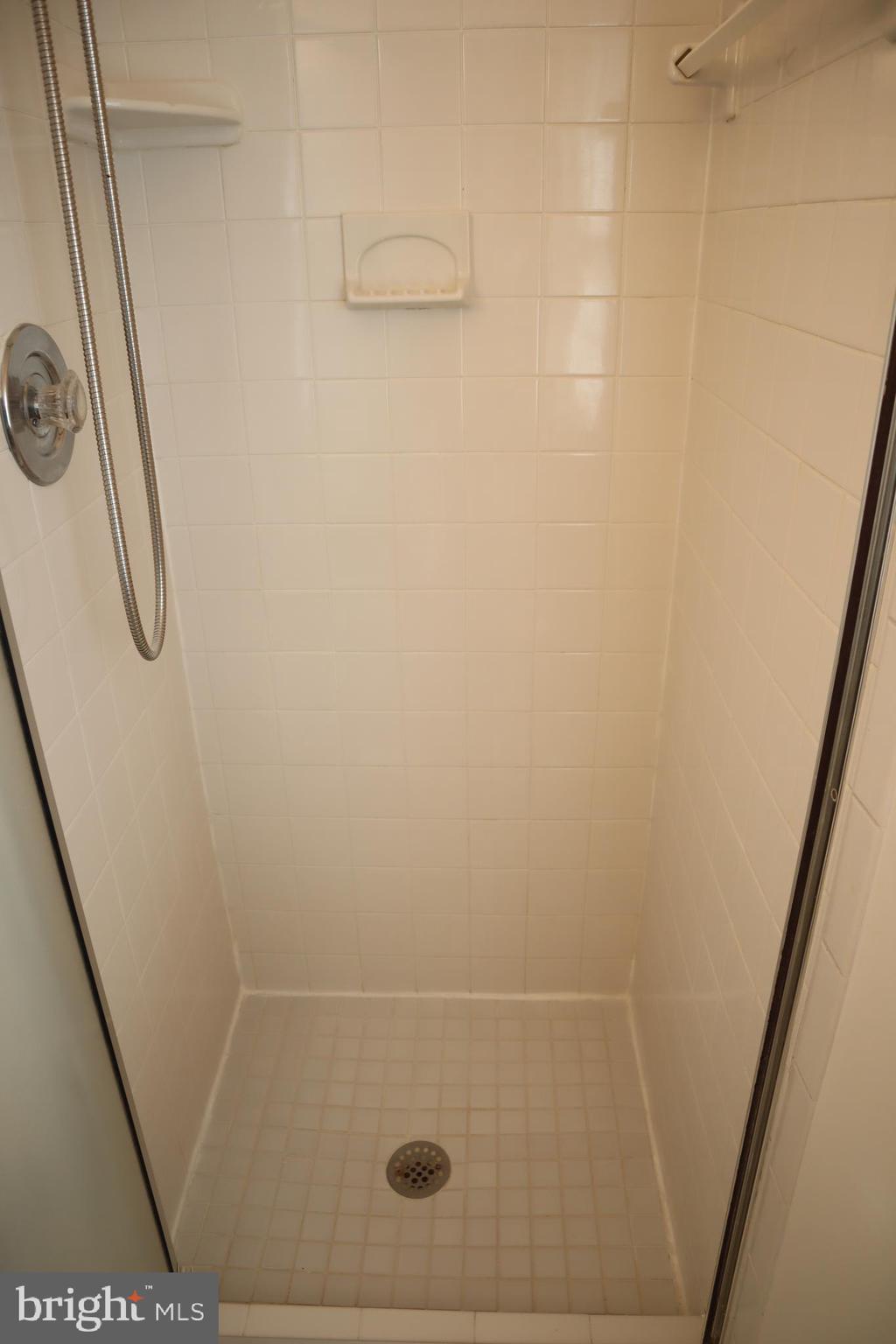 HALPINE VILLAGE - Residential Lease