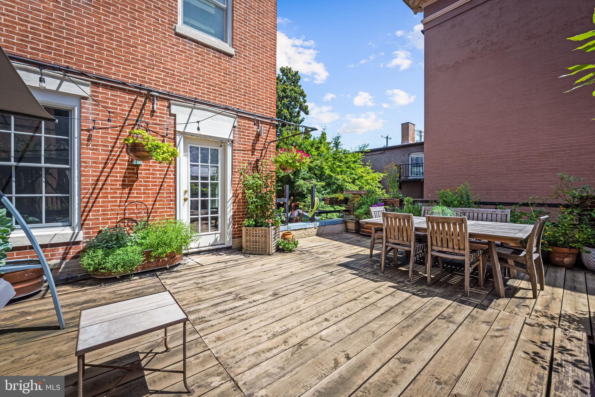MOUNT VERNON PLACE HISTORIC DISTRICT - Residential