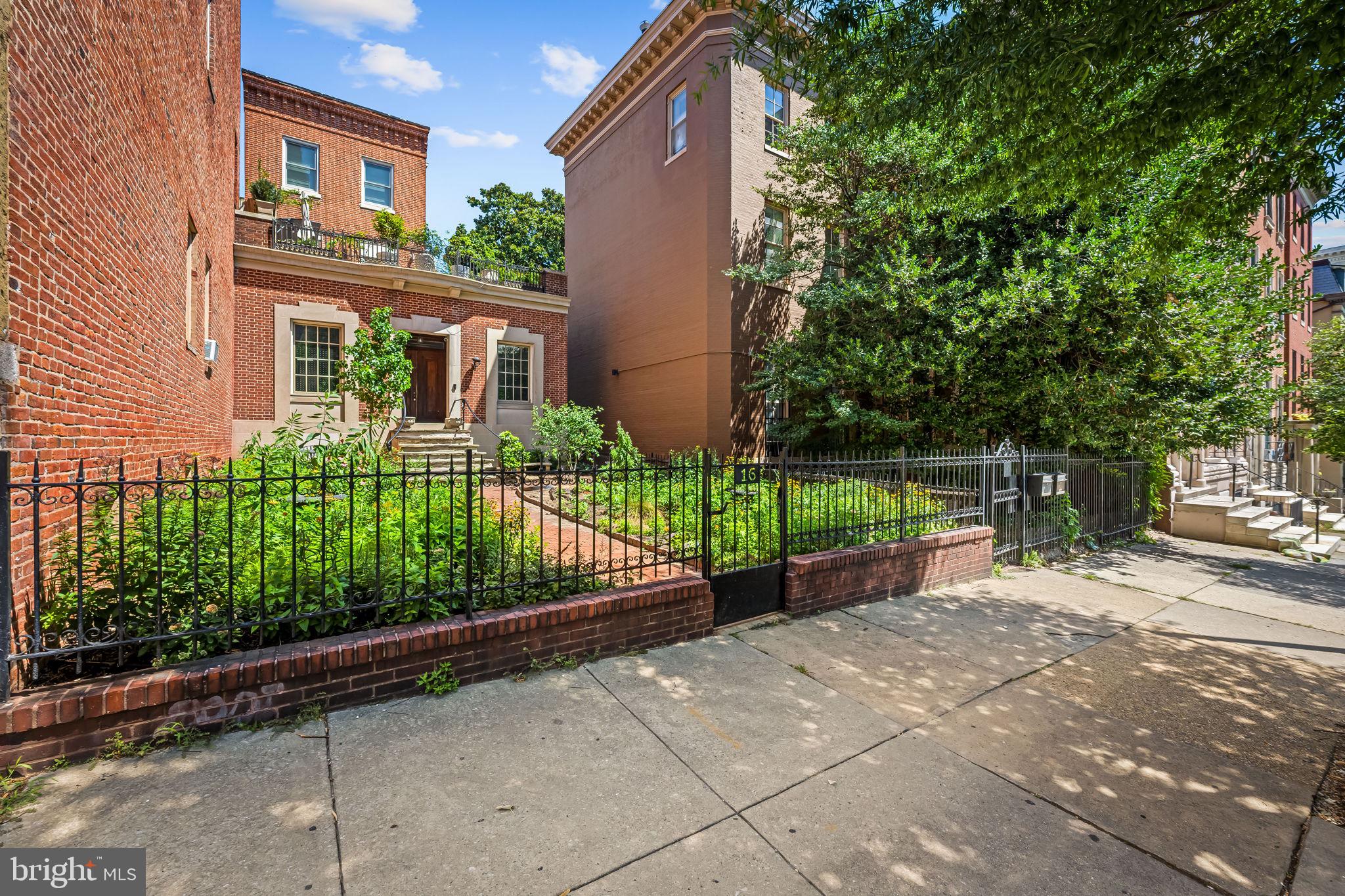MOUNT VERNON PLACE HISTORIC DISTRICT - Residential