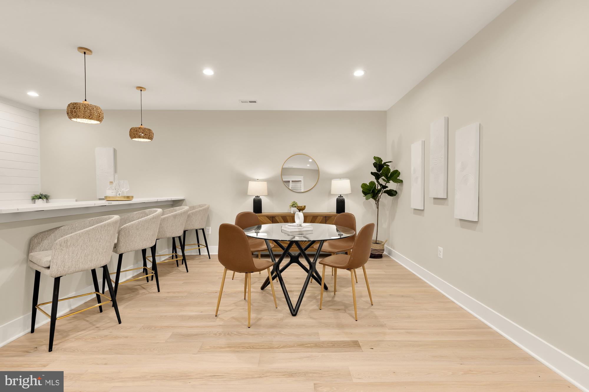 ADDISON HEIGHTS - Residential
