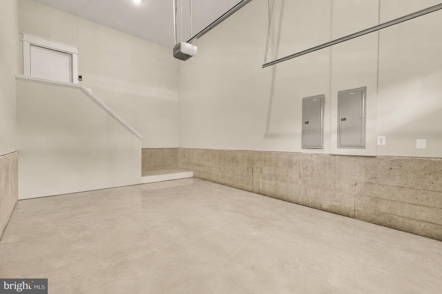 ADDISON HEIGHTS - Residential