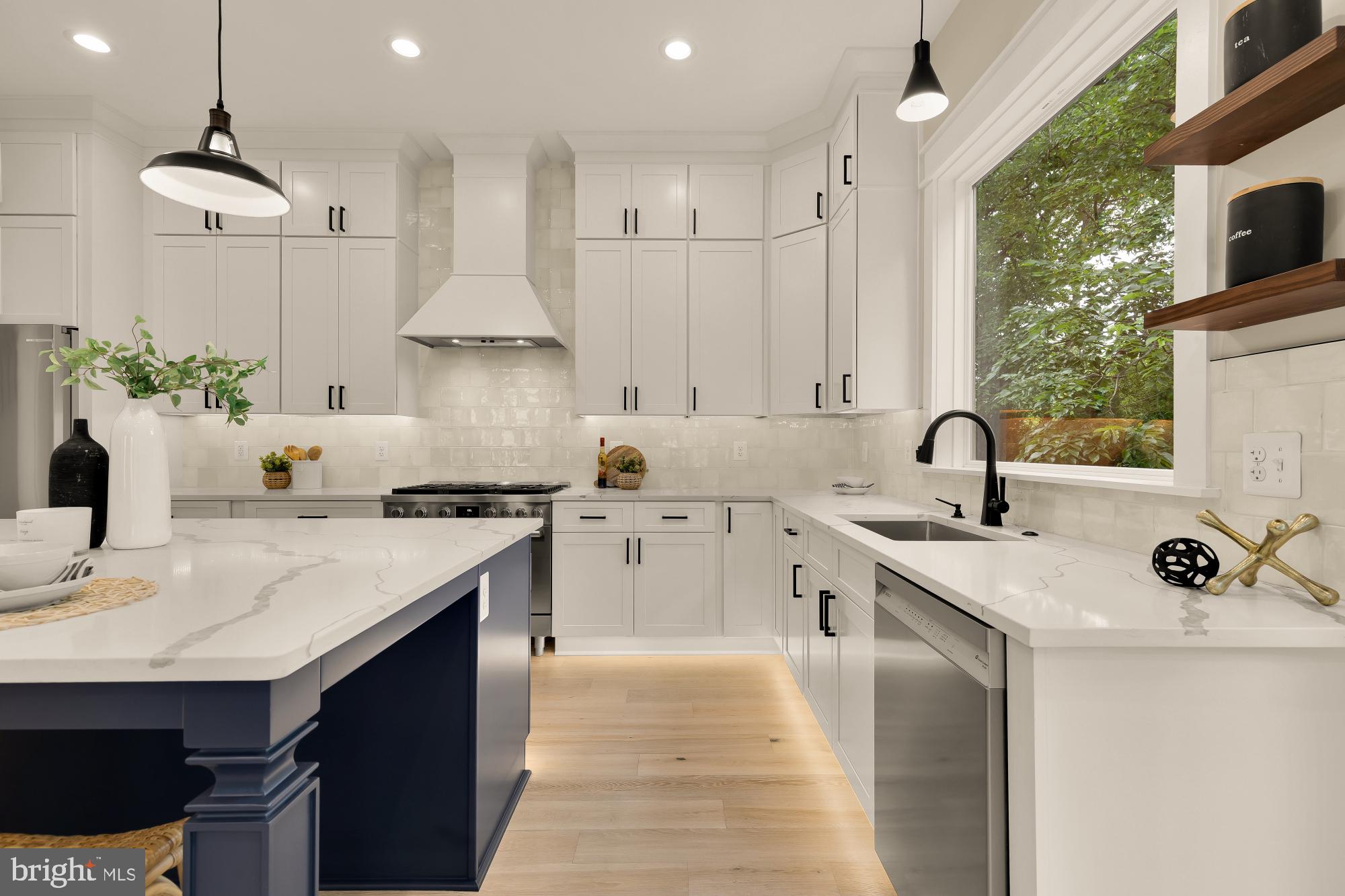 ADDISON HEIGHTS - Residential