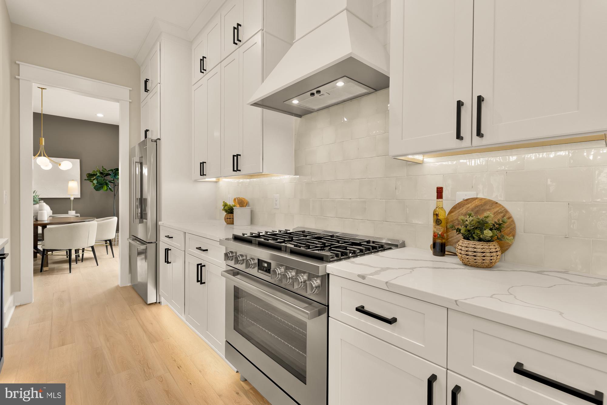 ADDISON HEIGHTS - Residential