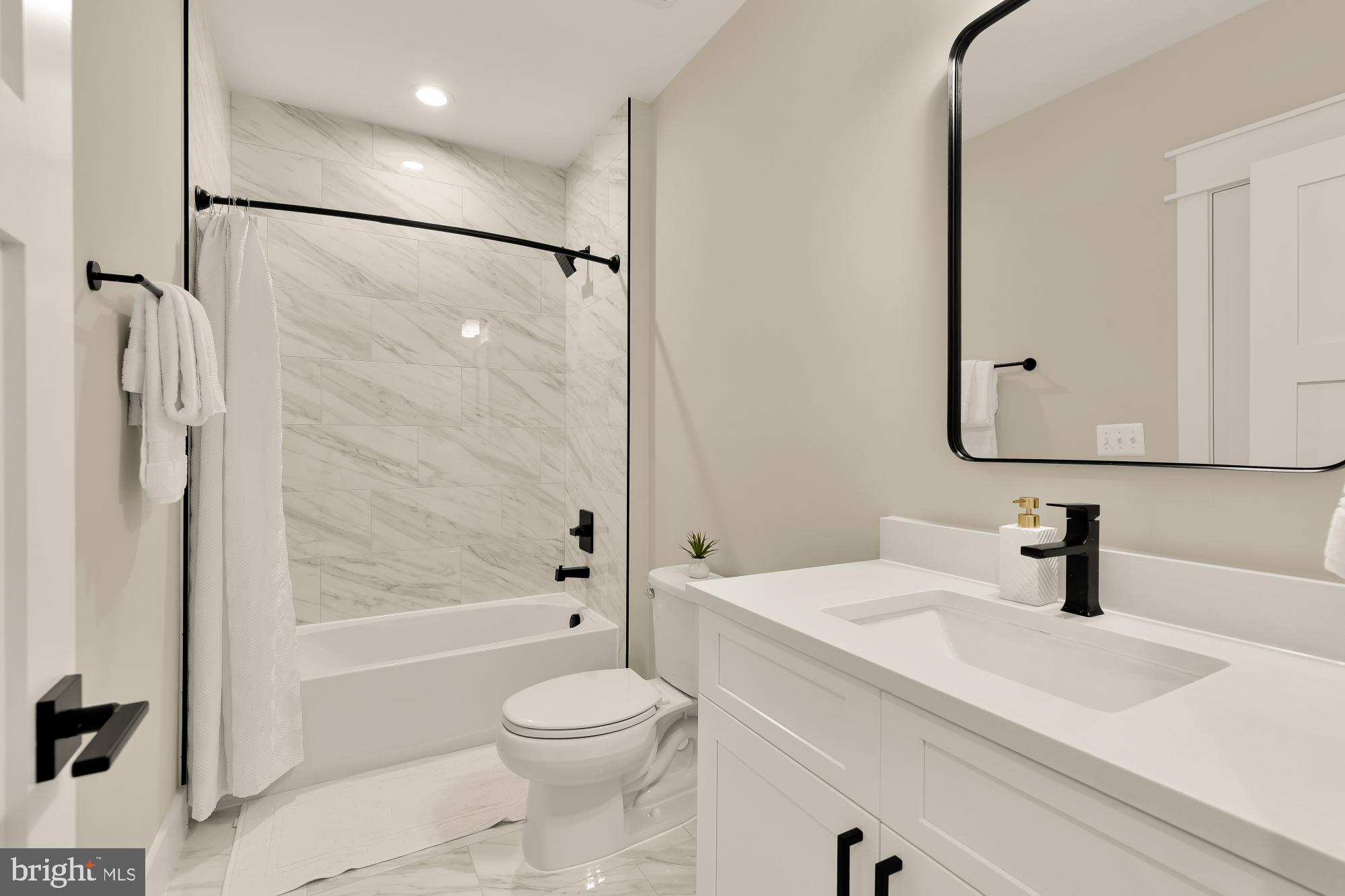 ADDISON HEIGHTS - Residential