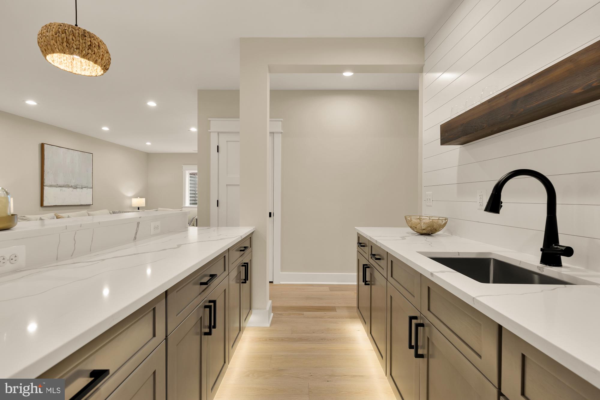 ADDISON HEIGHTS - Residential
