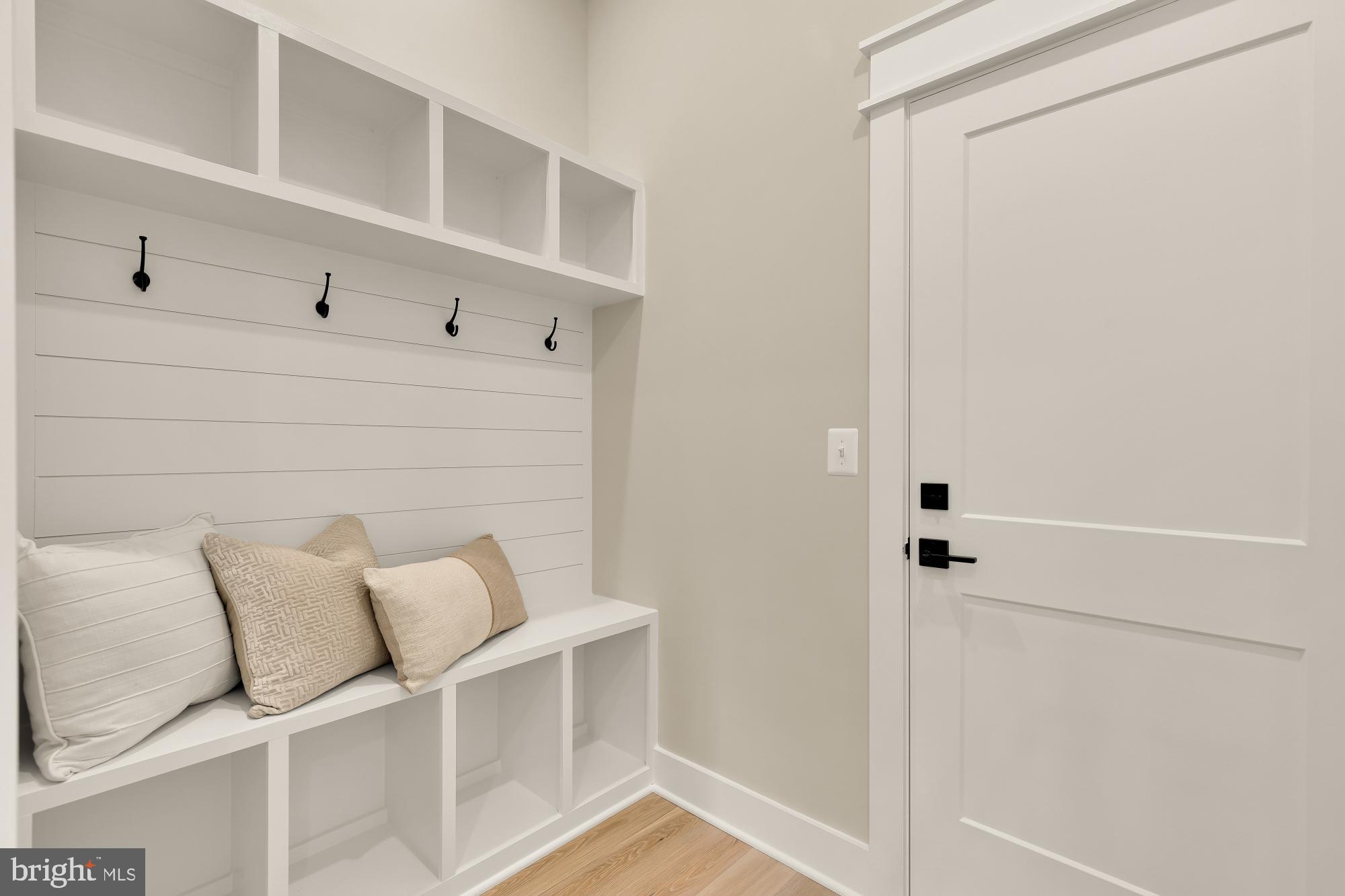 ADDISON HEIGHTS - Residential