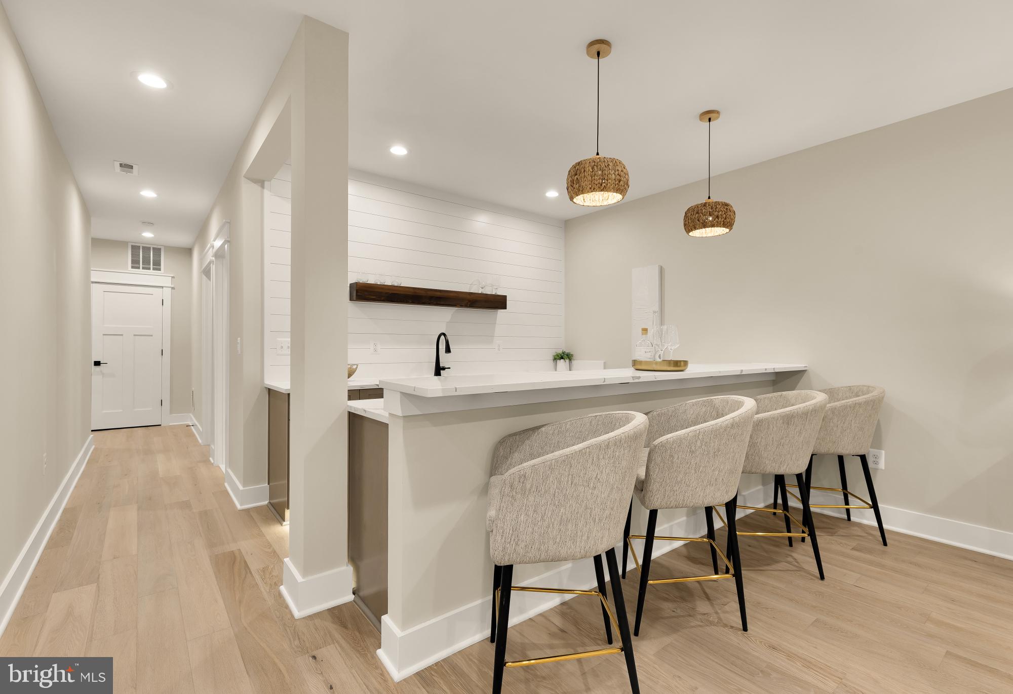 ADDISON HEIGHTS - Residential