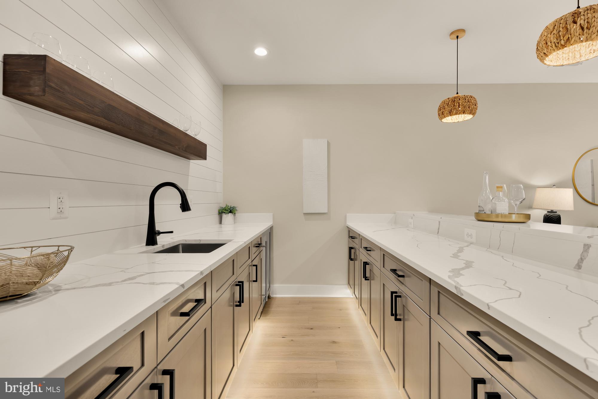 ADDISON HEIGHTS - Residential