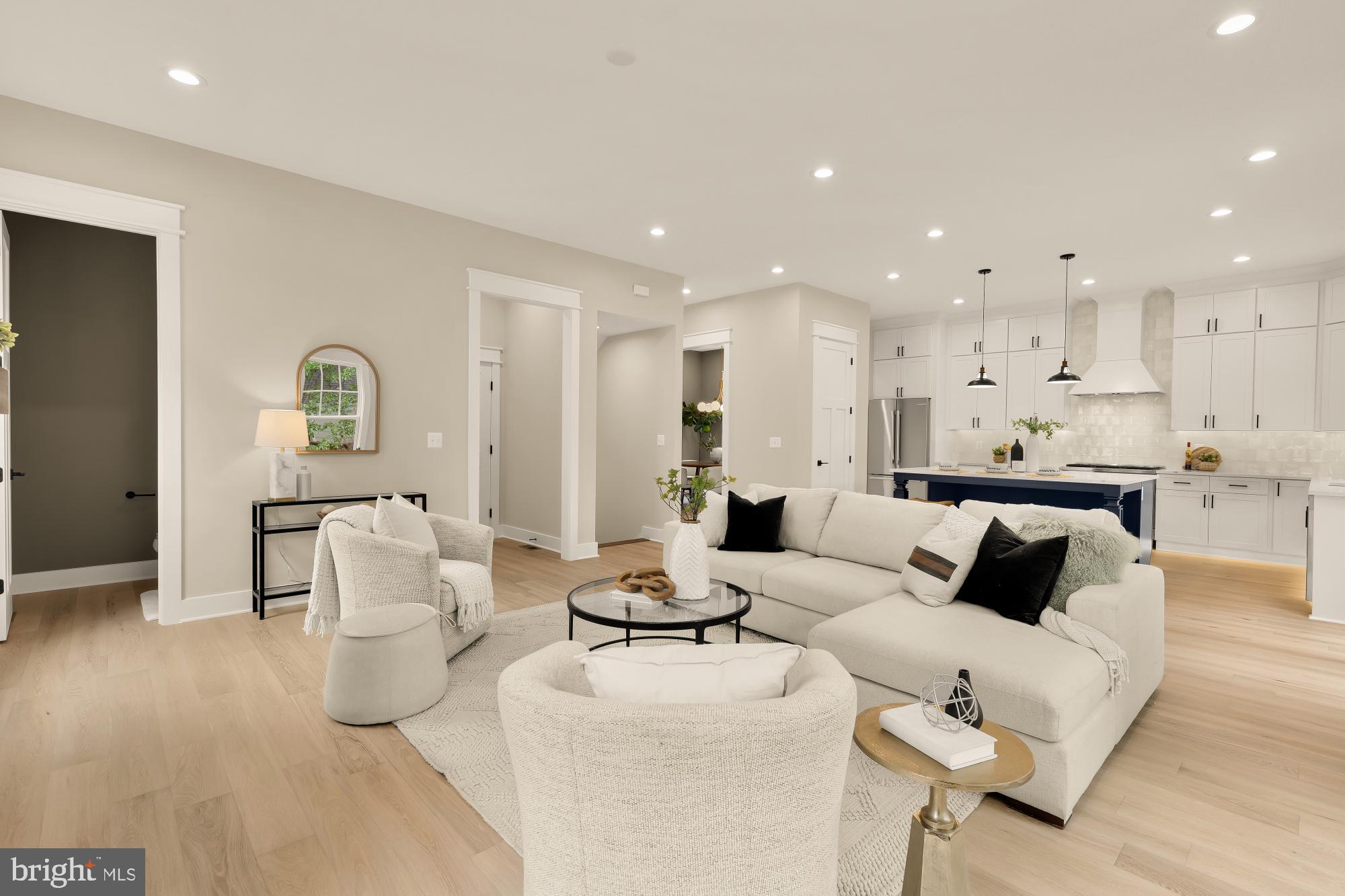 ADDISON HEIGHTS - Residential