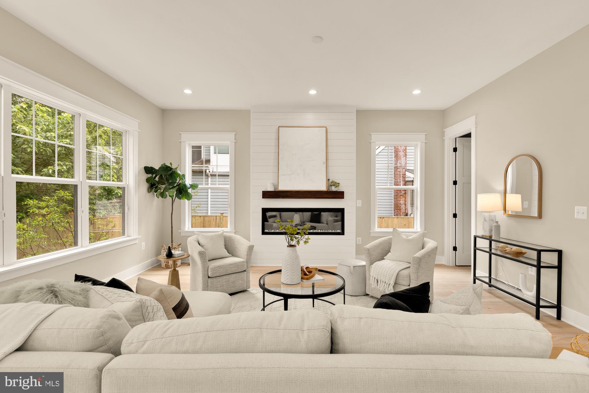 ADDISON HEIGHTS - Residential