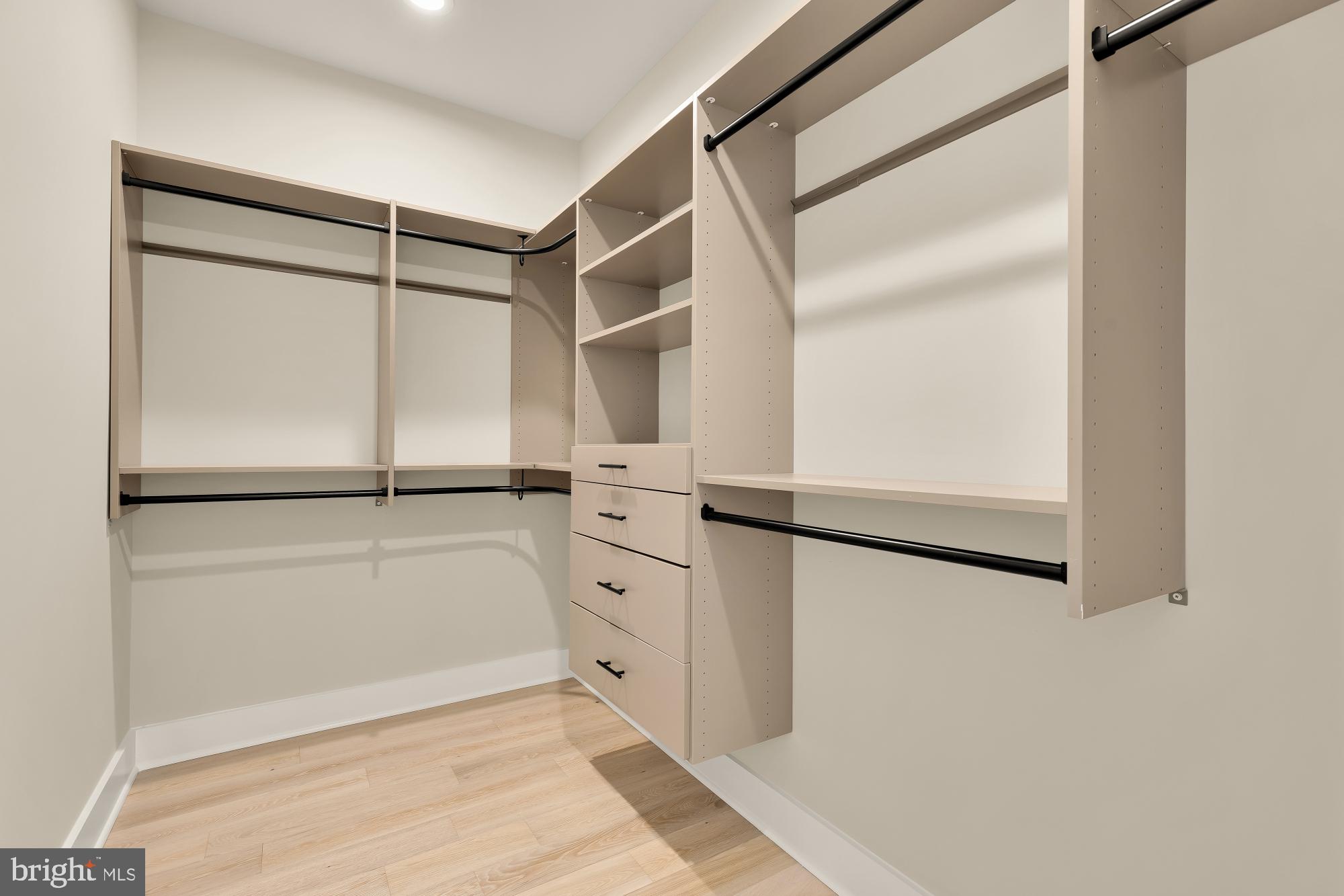 ADDISON HEIGHTS - Residential