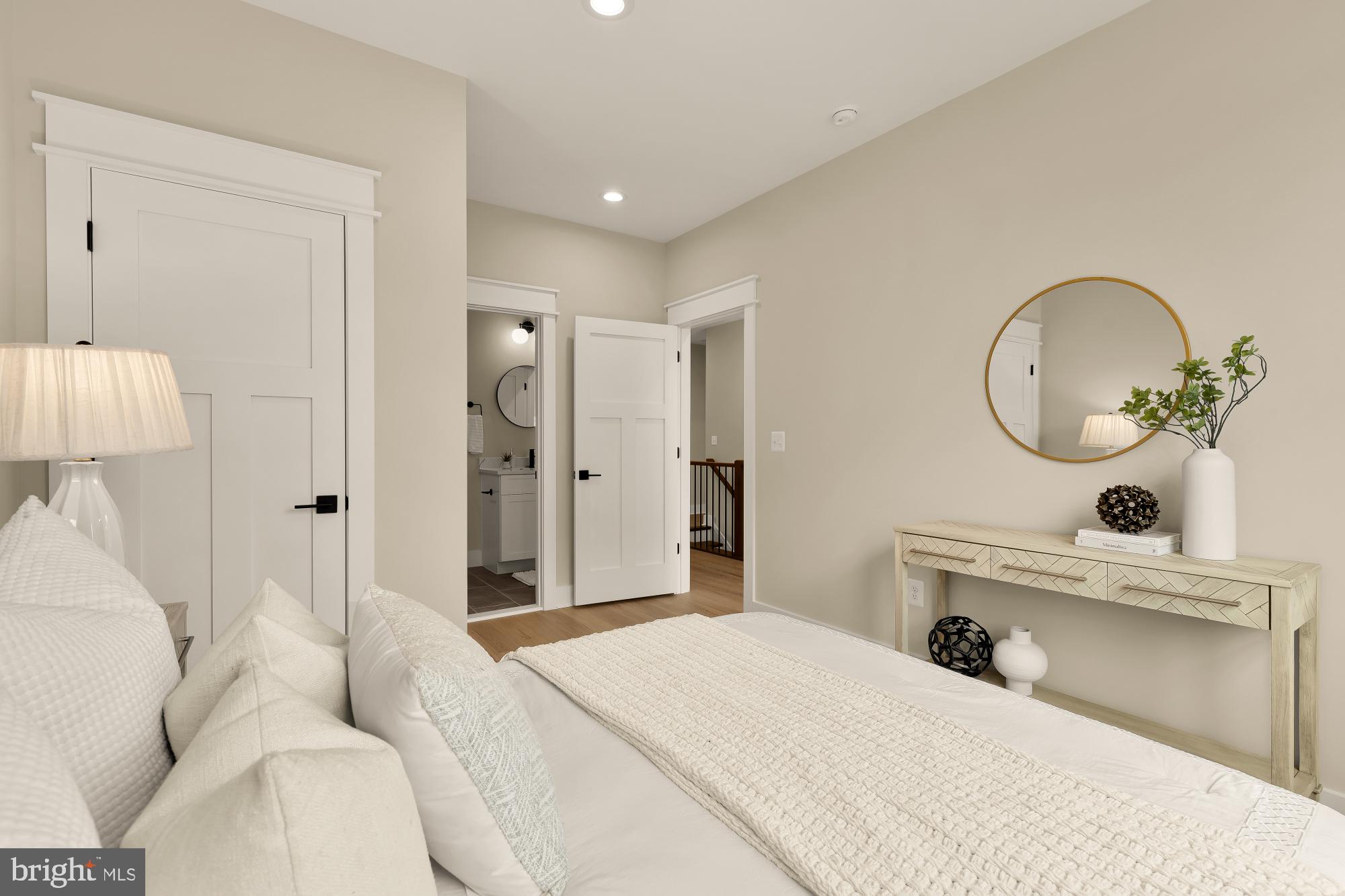 ADDISON HEIGHTS - Residential