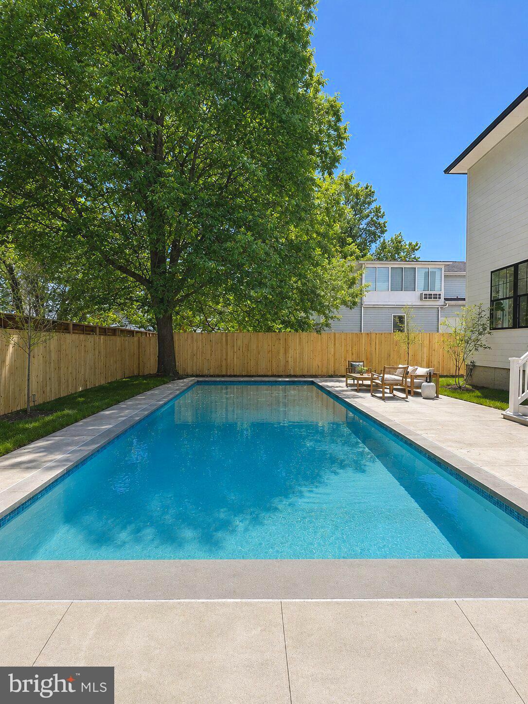 ADDISON HEIGHTS - Residential