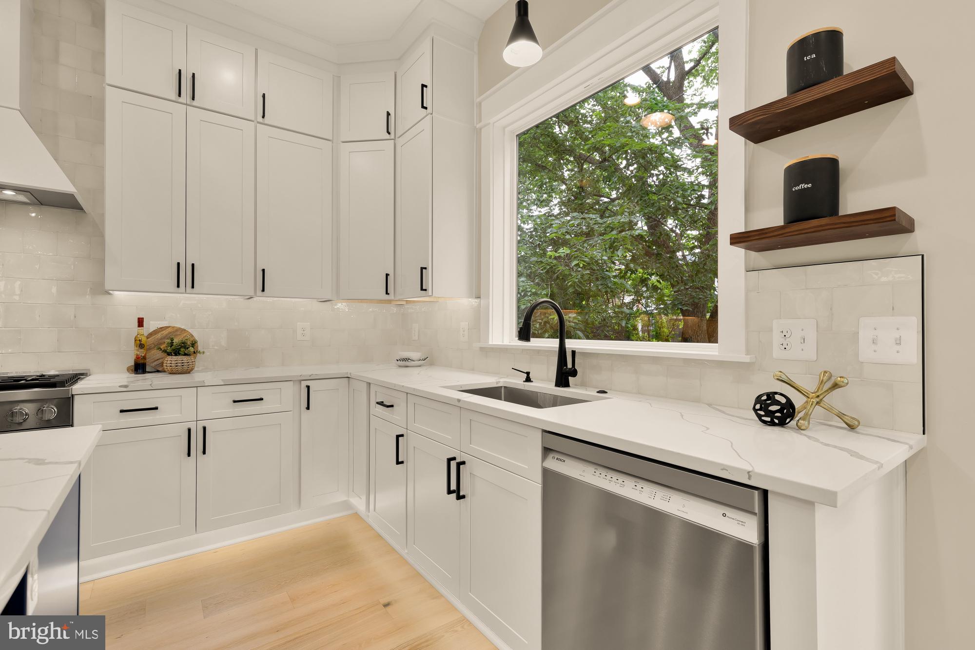 ADDISON HEIGHTS - Residential