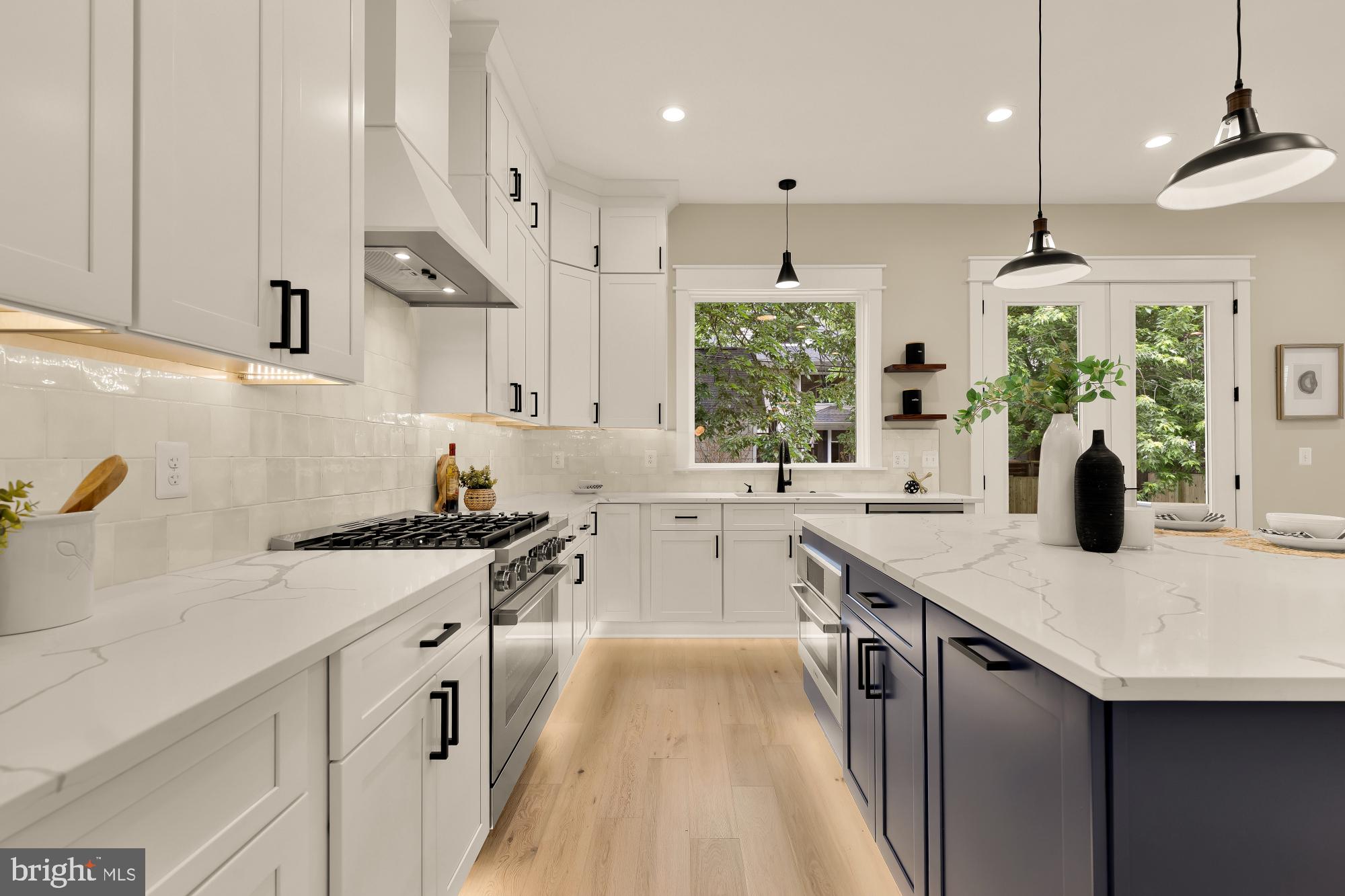ADDISON HEIGHTS - Residential
