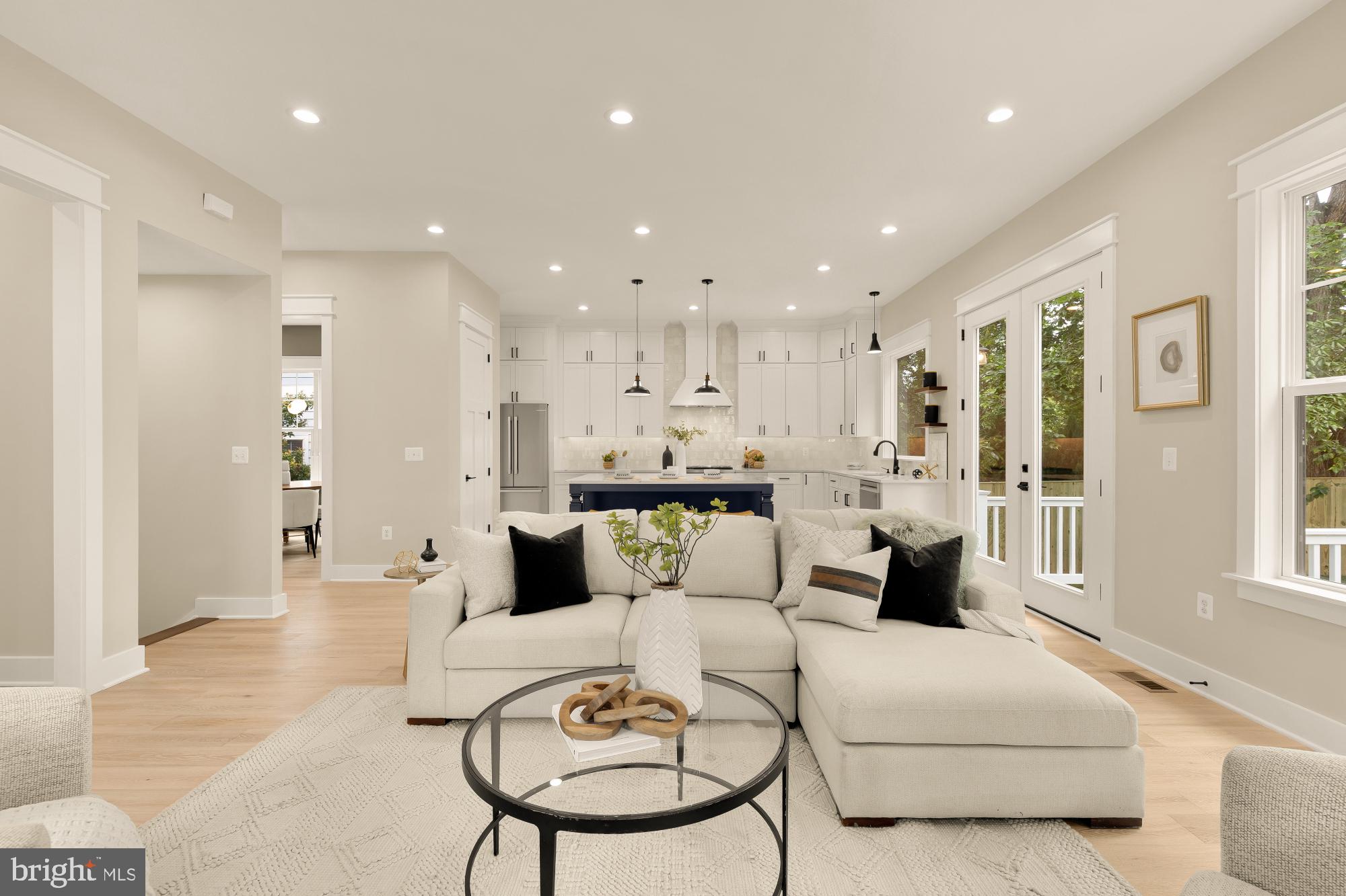 ADDISON HEIGHTS - Residential