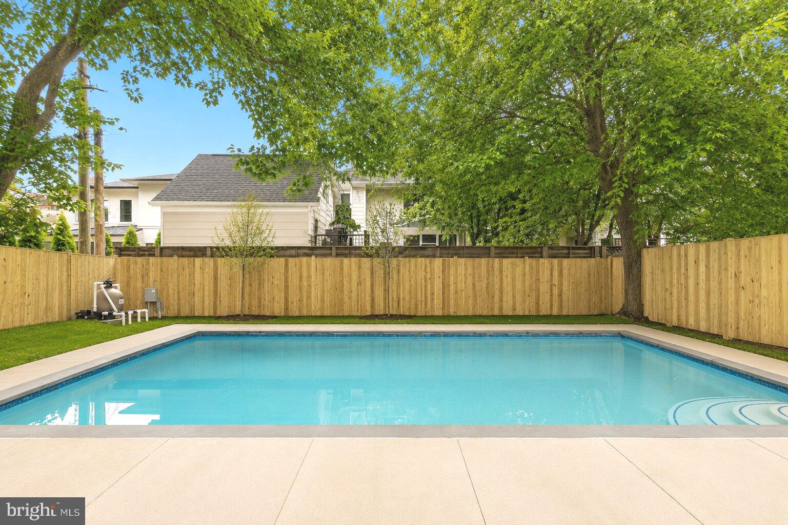 ADDISON HEIGHTS - Residential