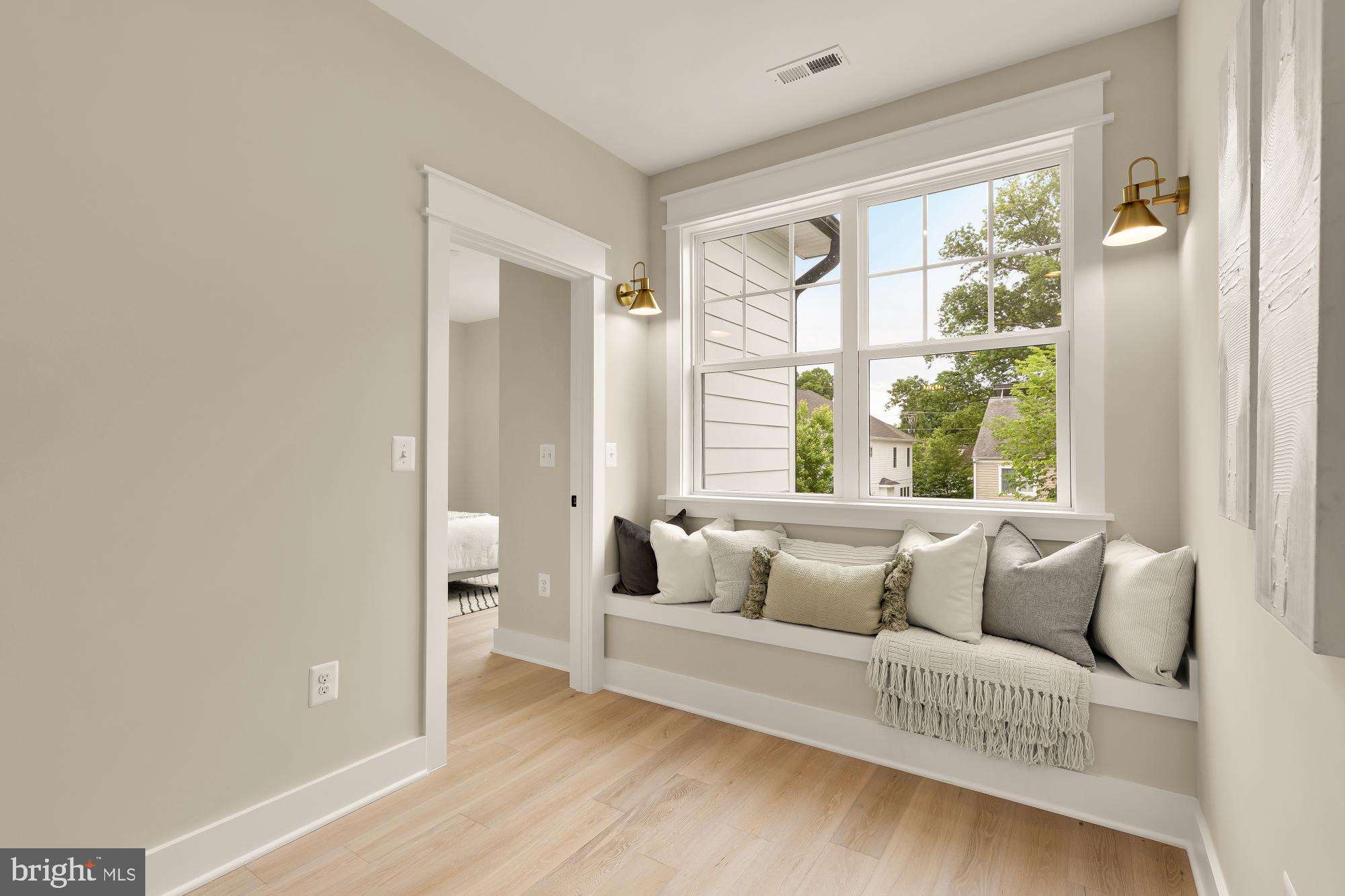 ADDISON HEIGHTS - Residential