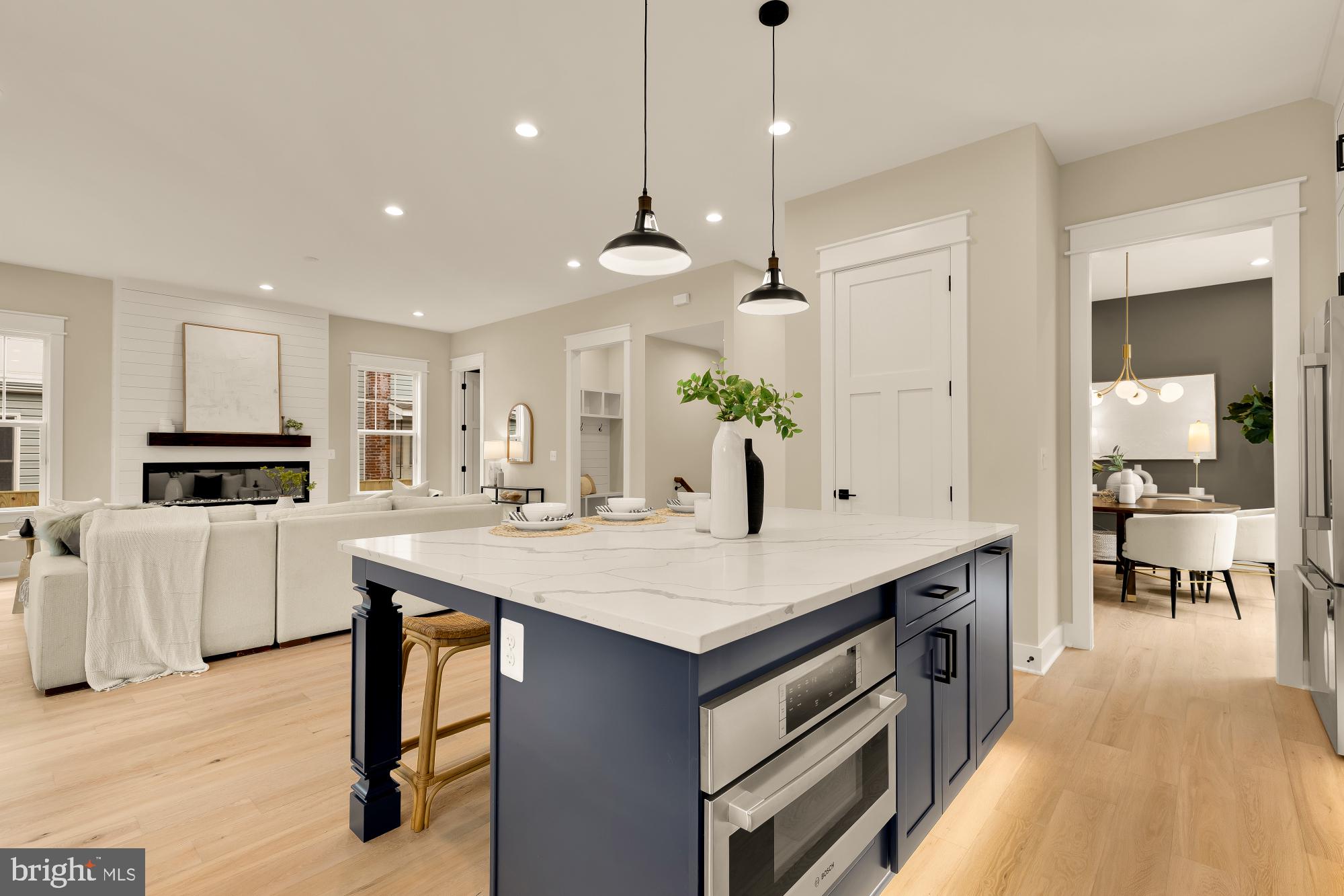 ADDISON HEIGHTS - Residential
