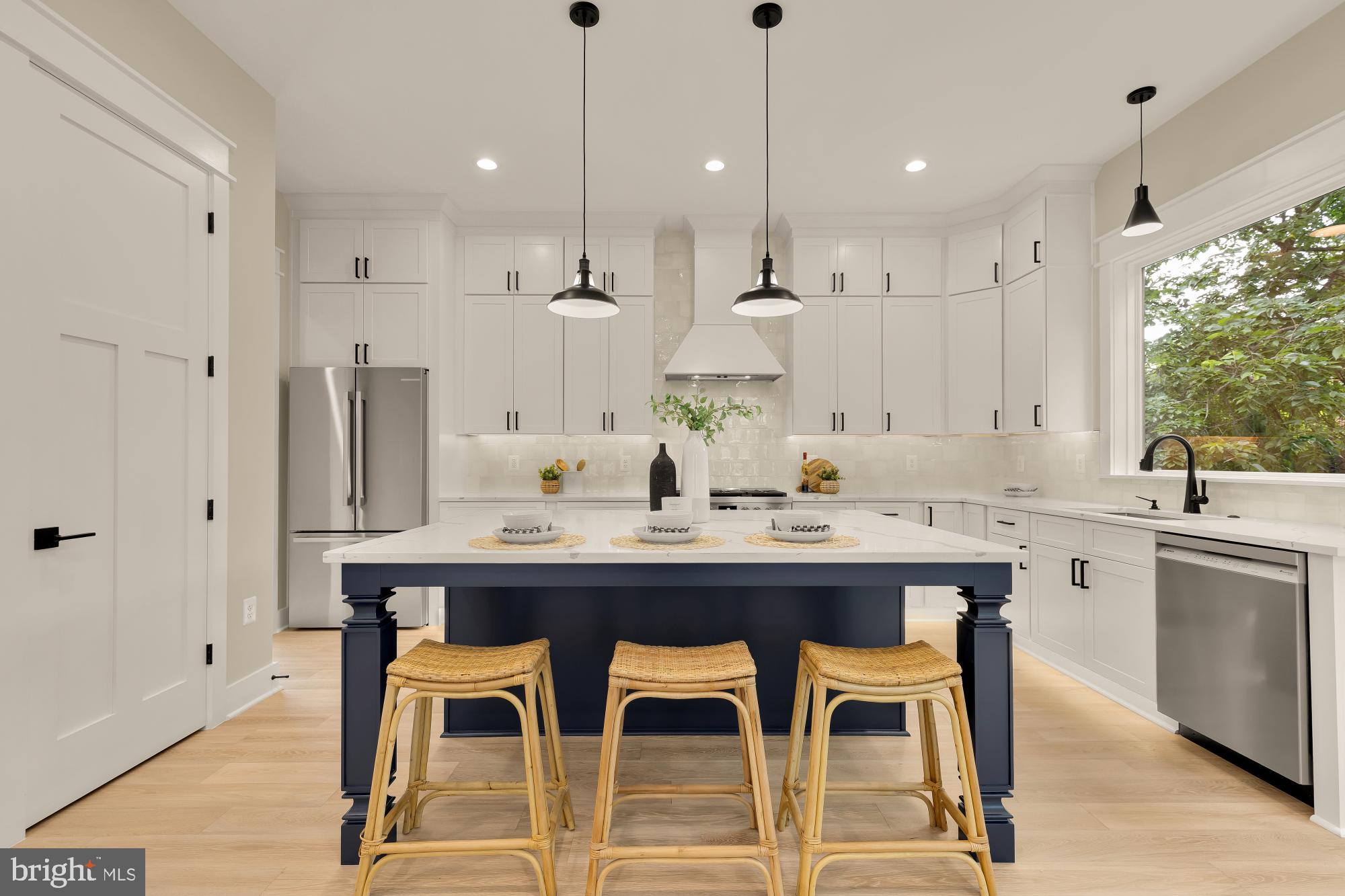 ADDISON HEIGHTS - Residential