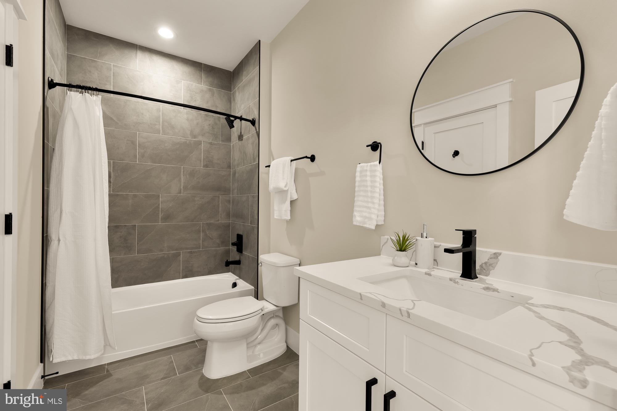 ADDISON HEIGHTS - Residential