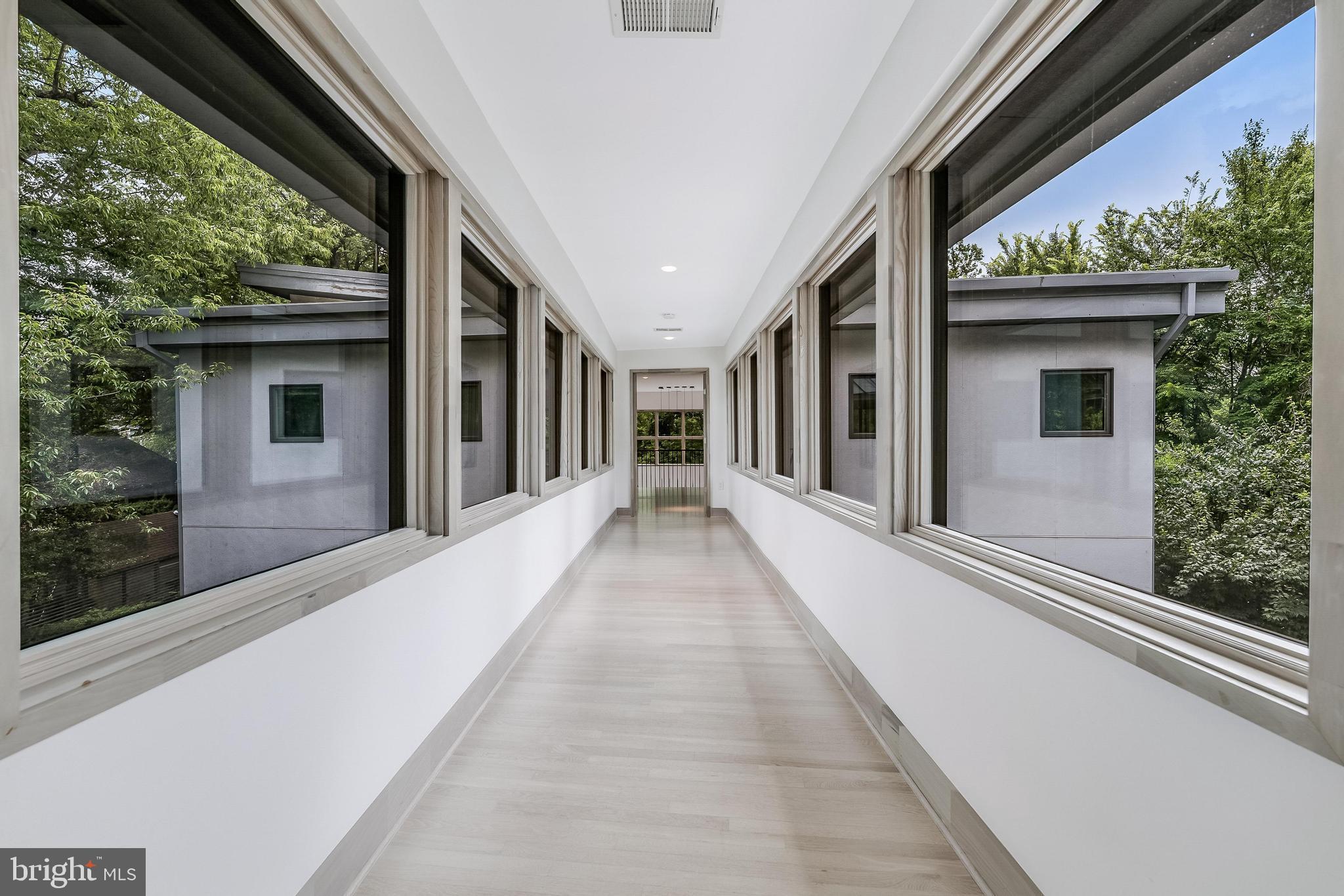 HILLSIDE MANOR - Residential