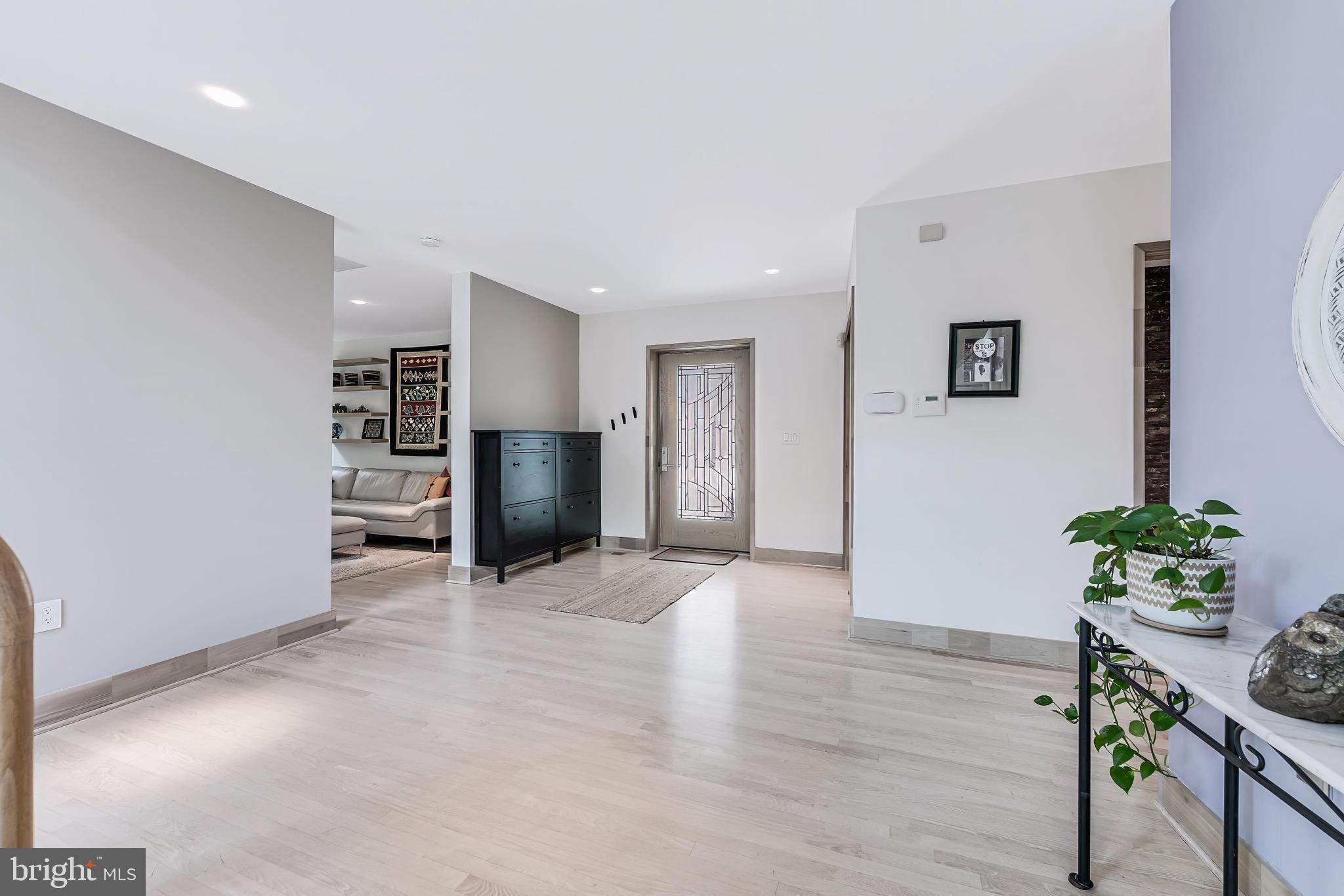 HILLSIDE MANOR - Residential