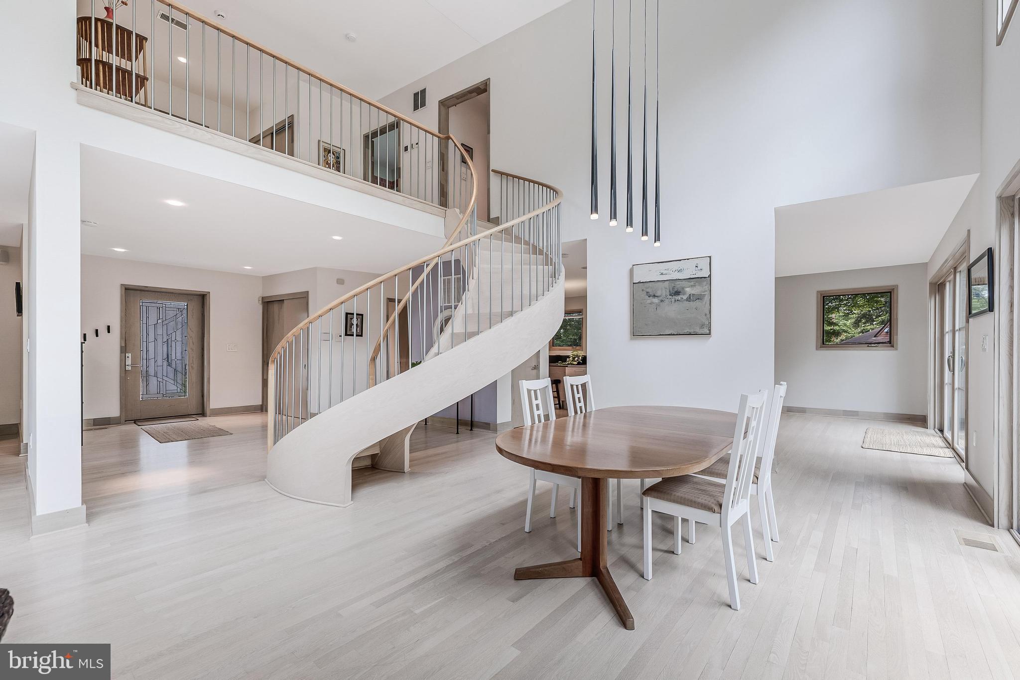 HILLSIDE MANOR - Residential