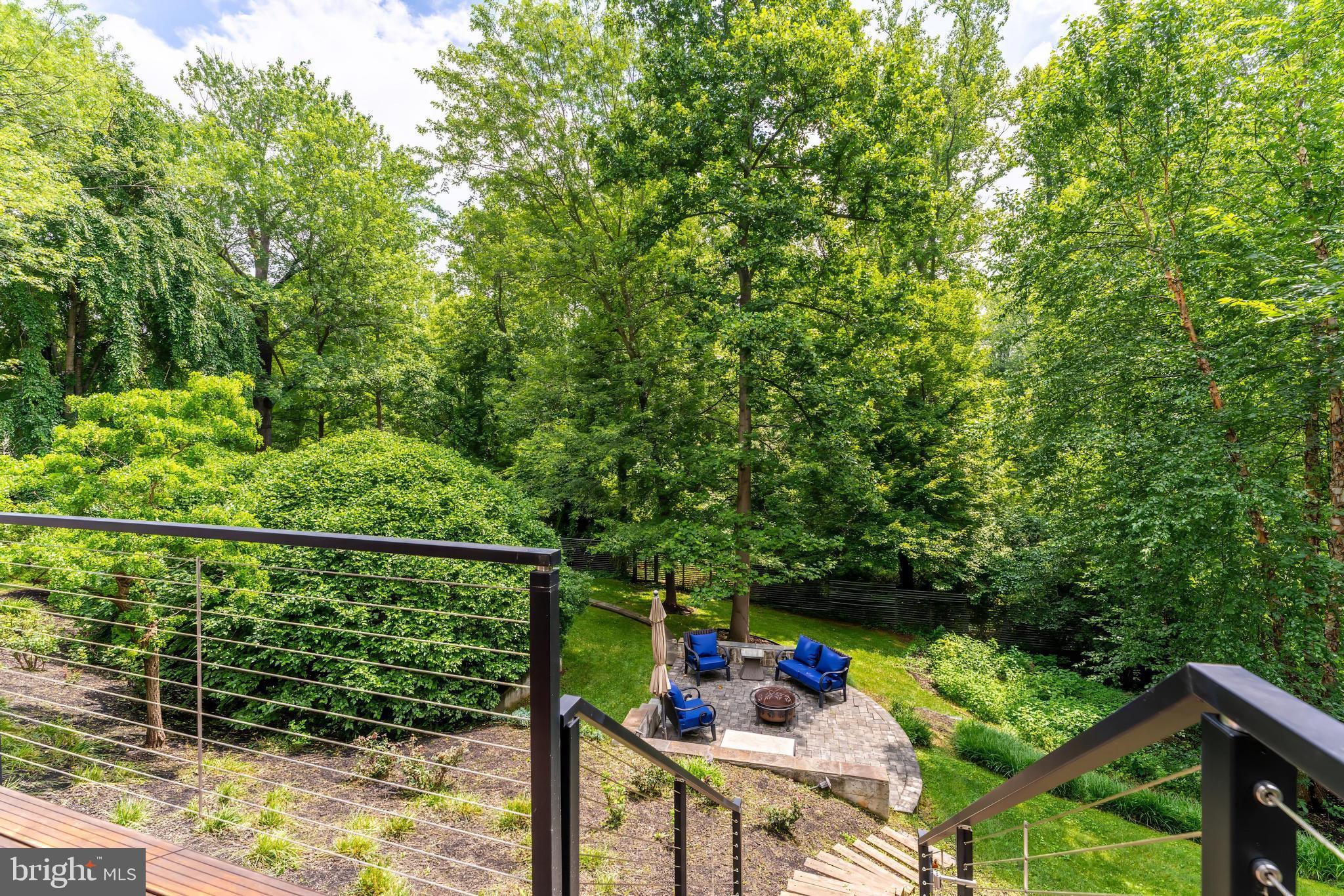 HILLSIDE MANOR - Residential