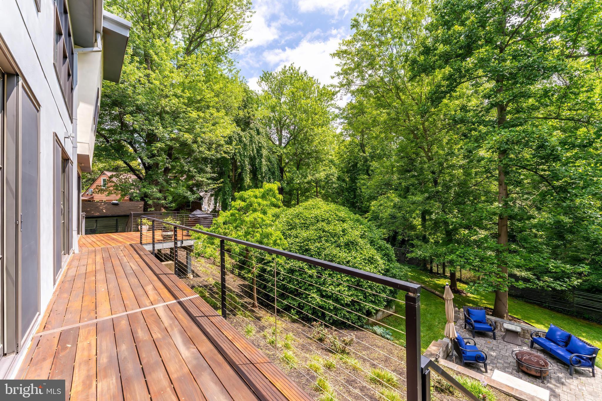 HILLSIDE MANOR - Residential