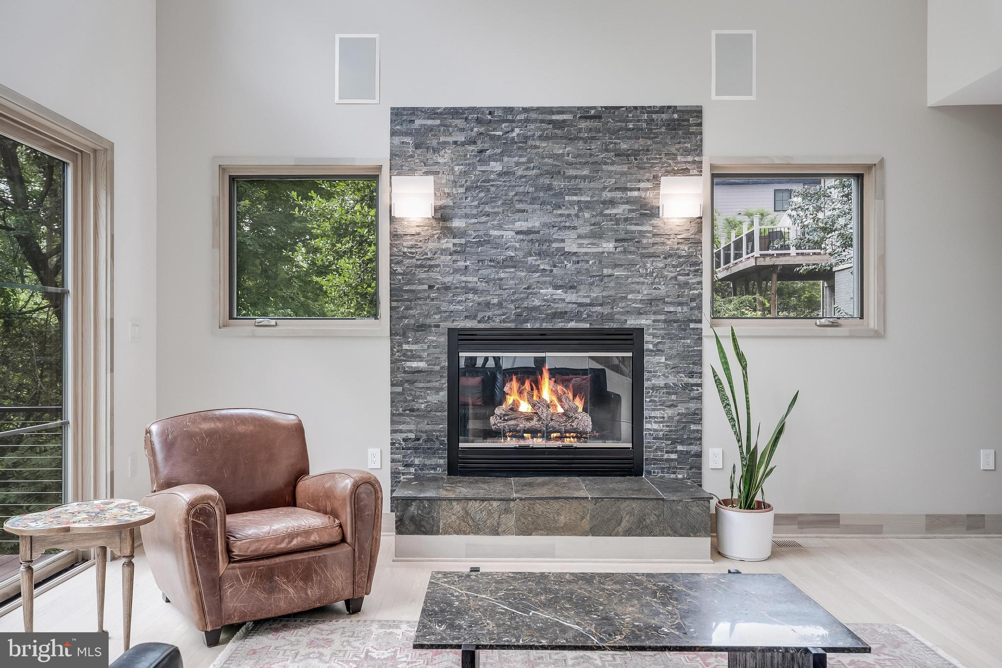 HILLSIDE MANOR - Residential
