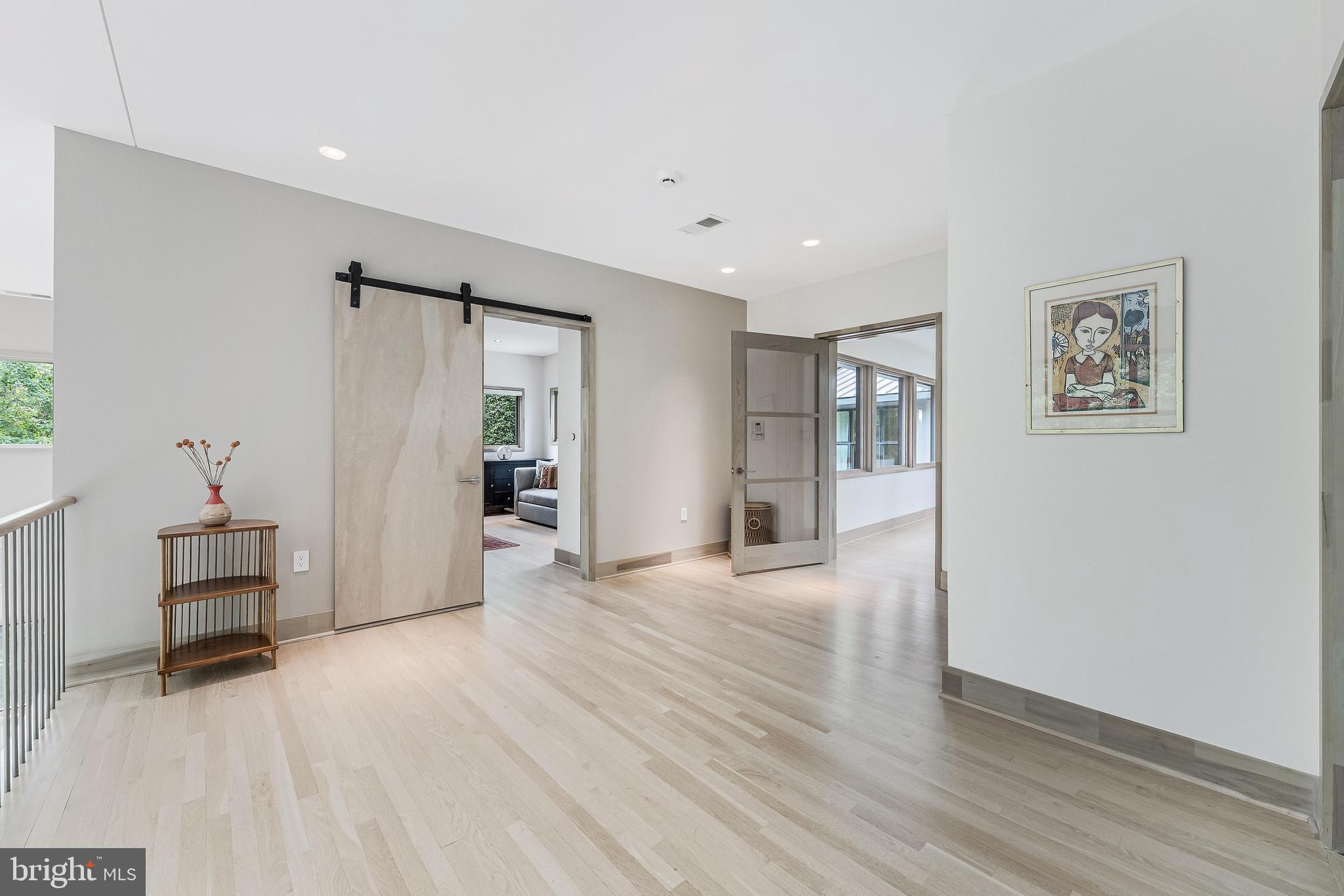 HILLSIDE MANOR - Residential