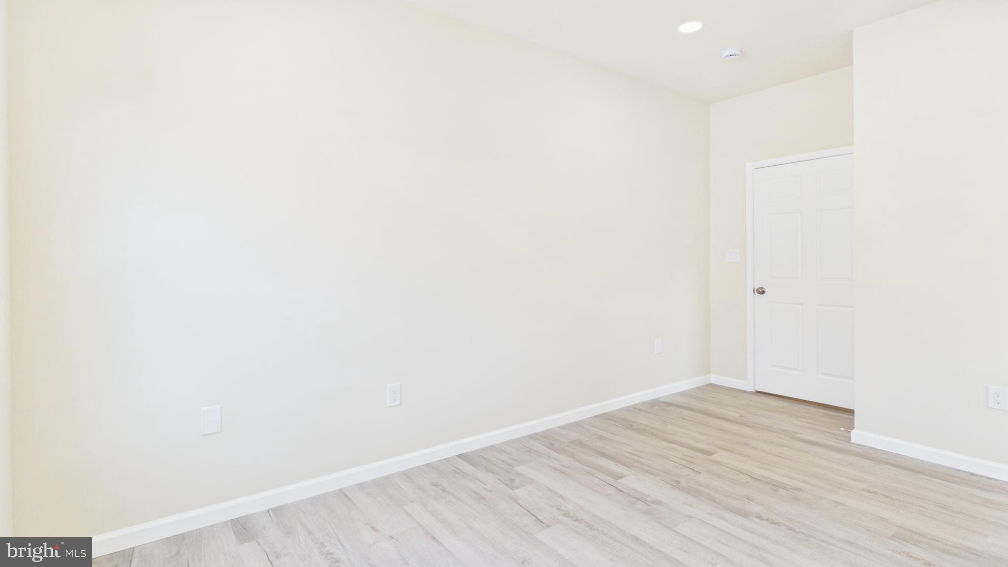 EDINBURG SQUARE - Residential
