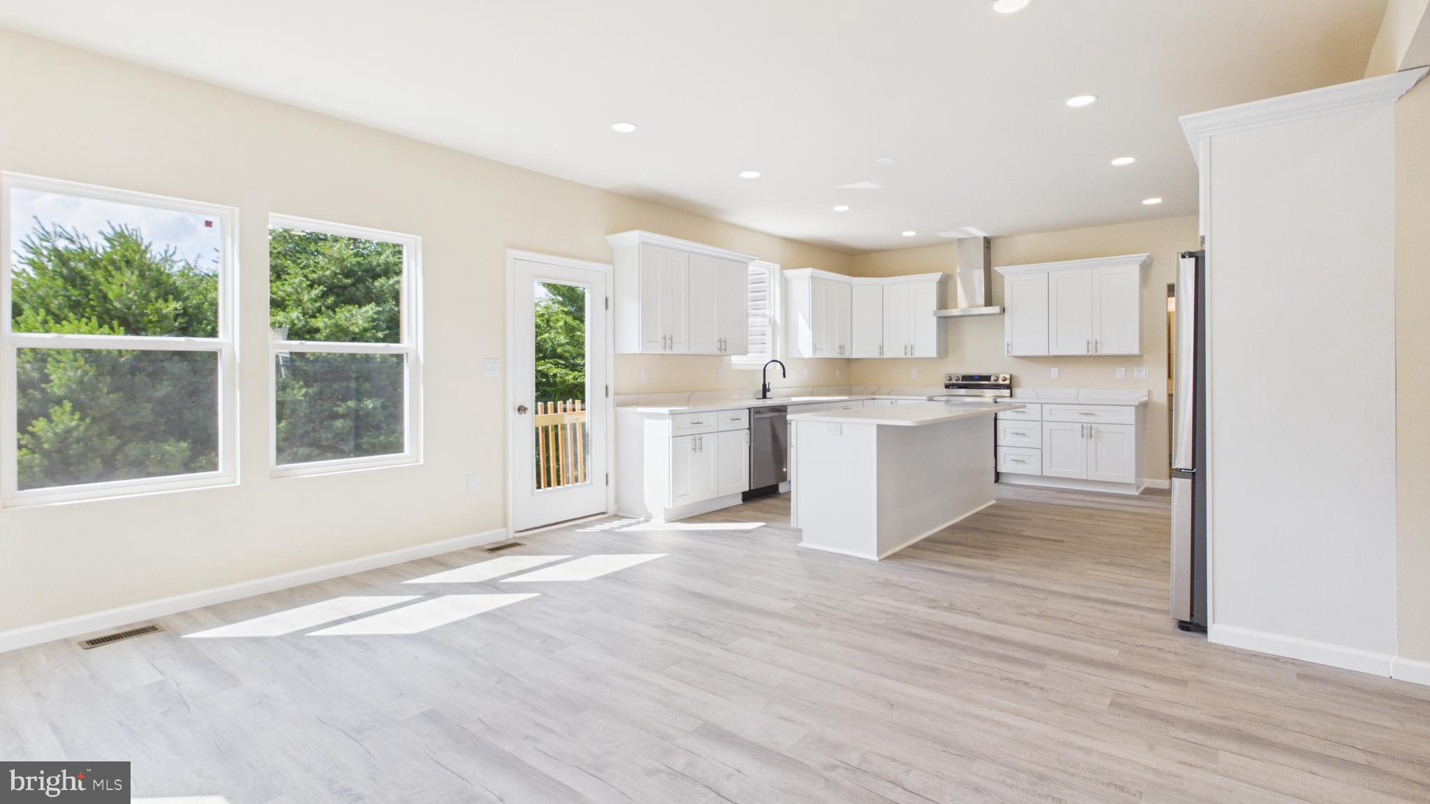 EDINBURG SQUARE - Residential