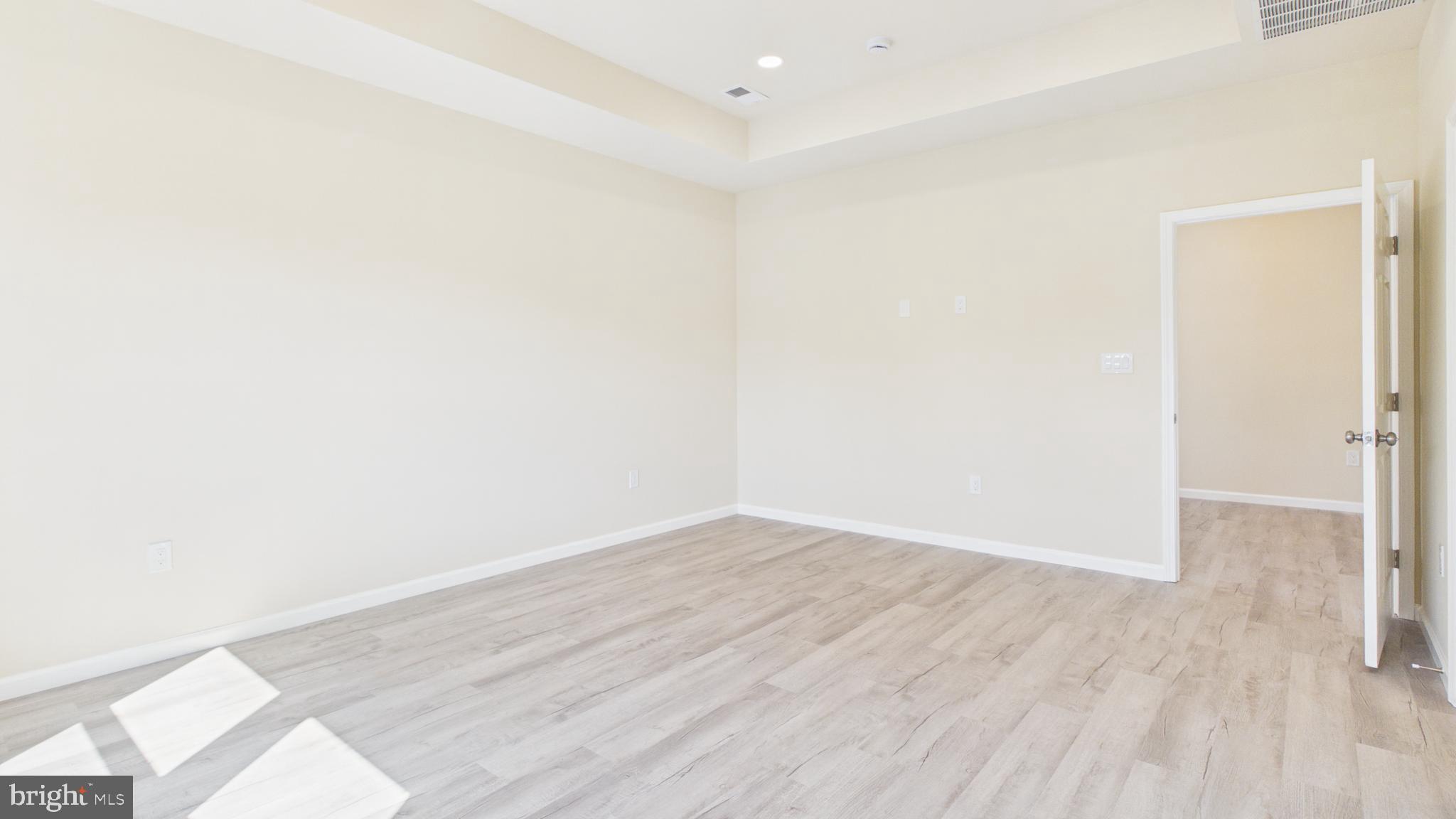 EDINBURG SQUARE - Residential
