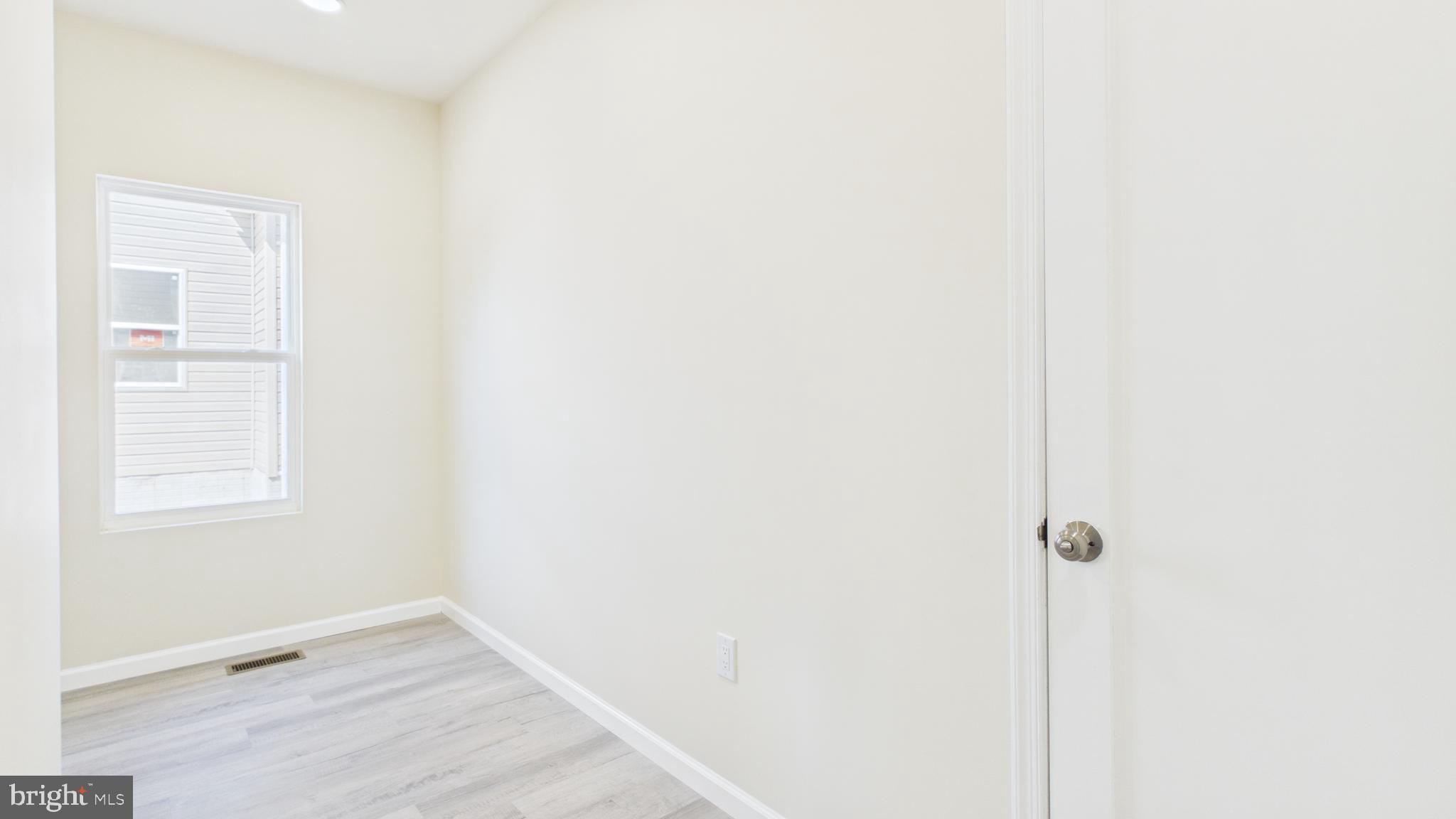 EDINBURG SQUARE - Residential