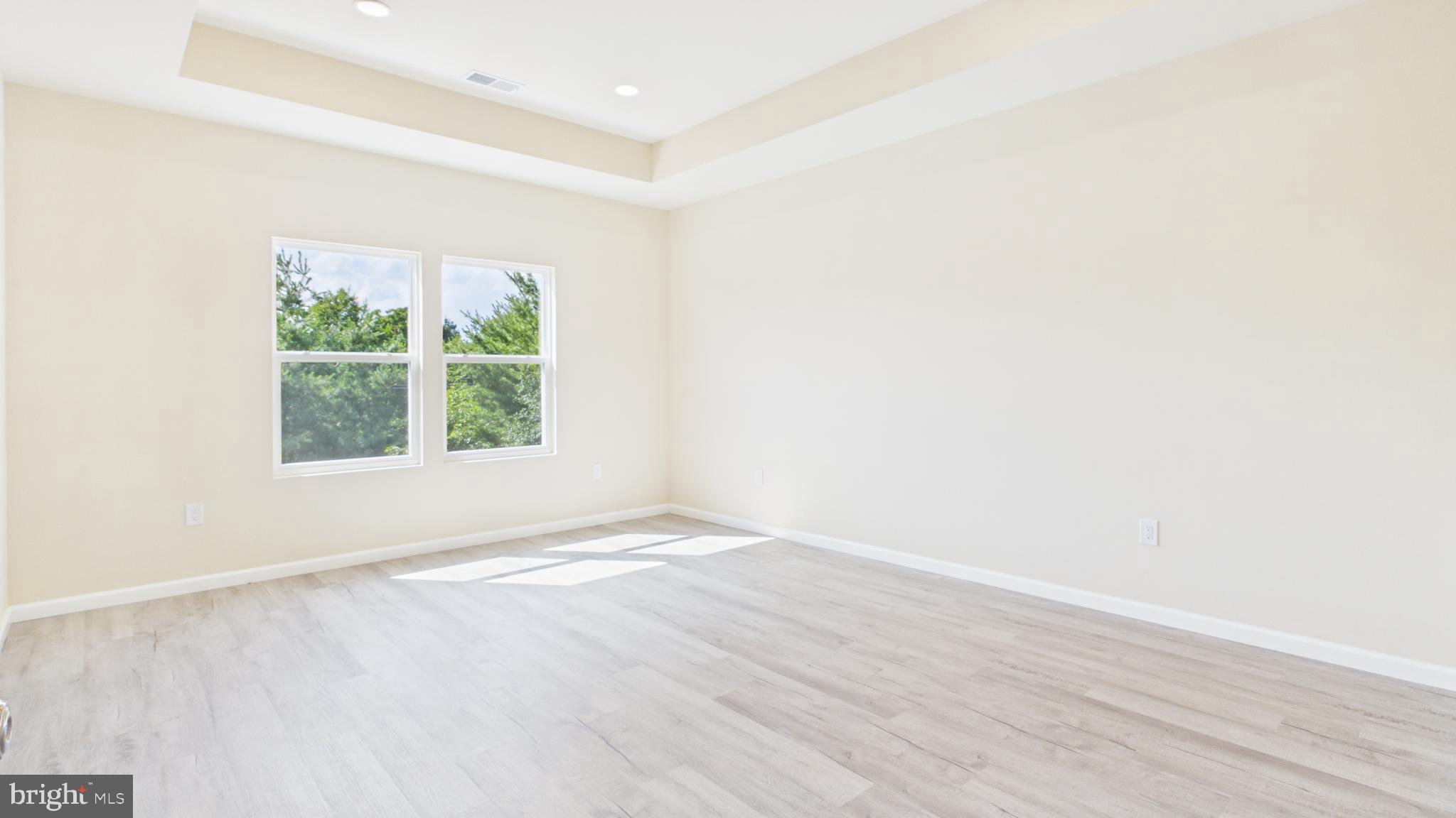 EDINBURG SQUARE - Residential
